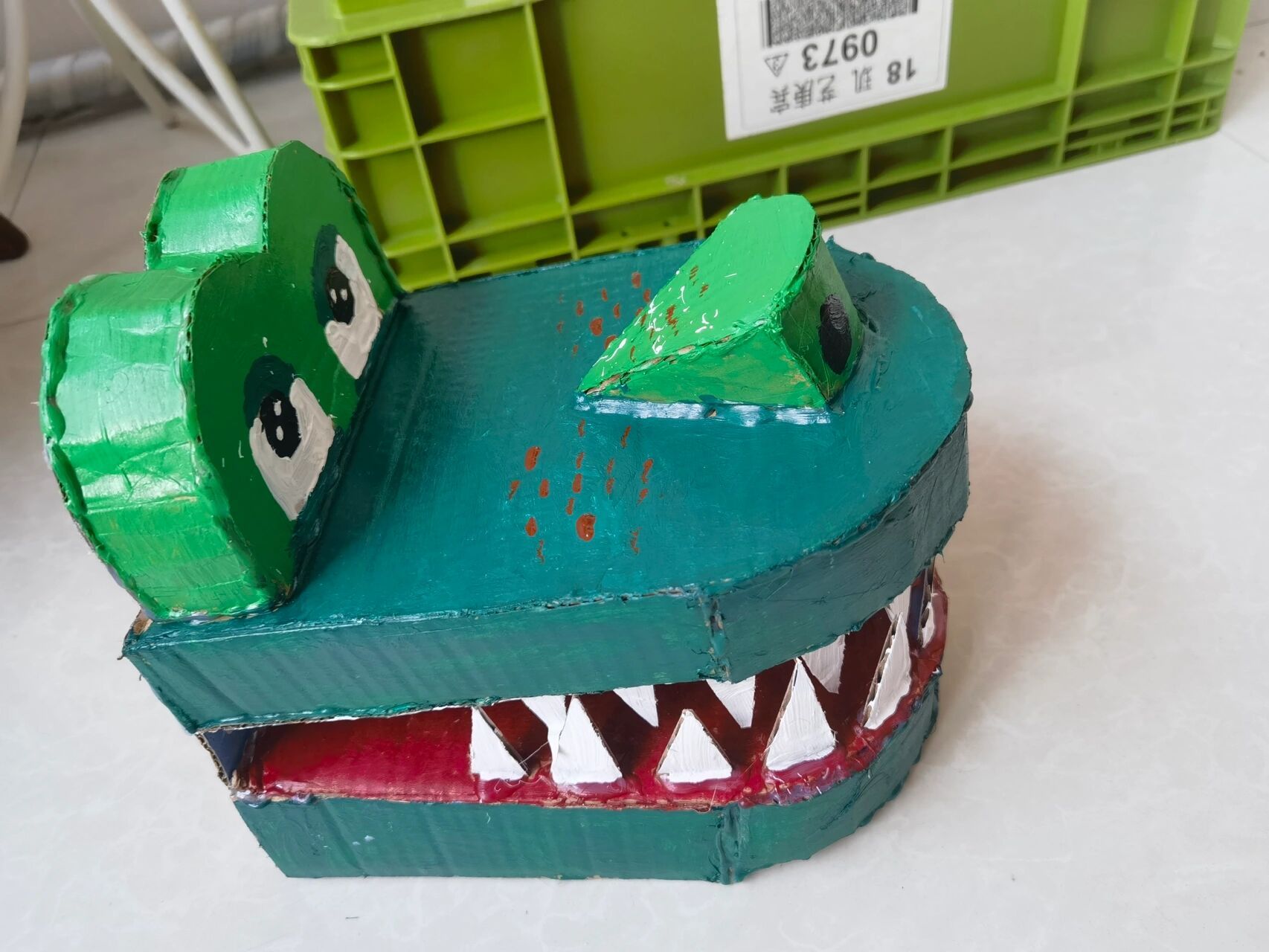 幼儿园大班手工作业《动物牙齿》