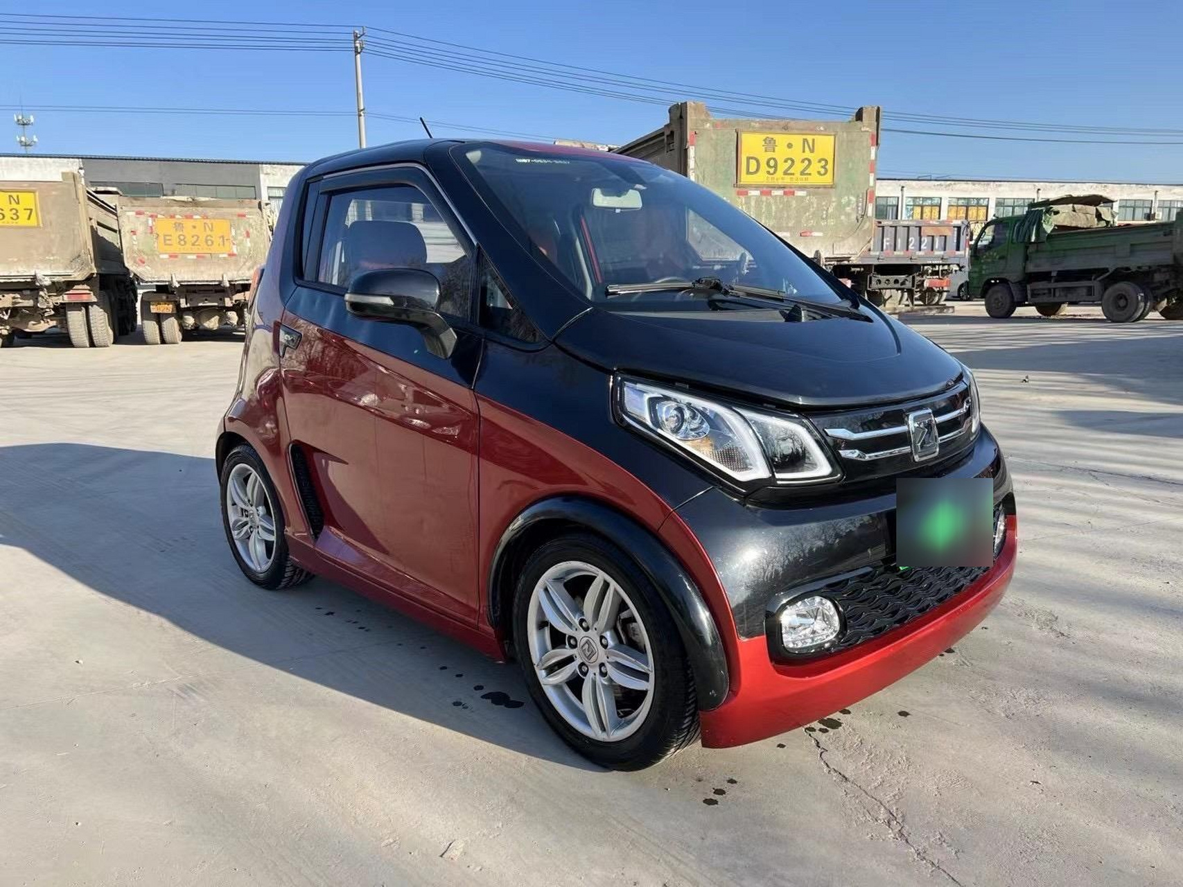 新能源2016年4月上牌众泰e200飞鱼版, 工信部续航165公里,时速130公里