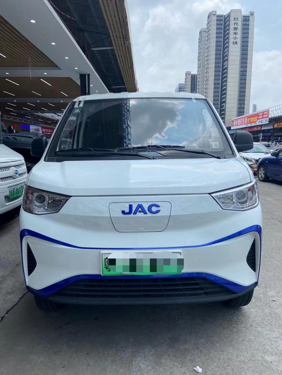 新到2023年7月上牌江淮蓝猫m1新能源面包车,续航276公里,货箱空间大6.