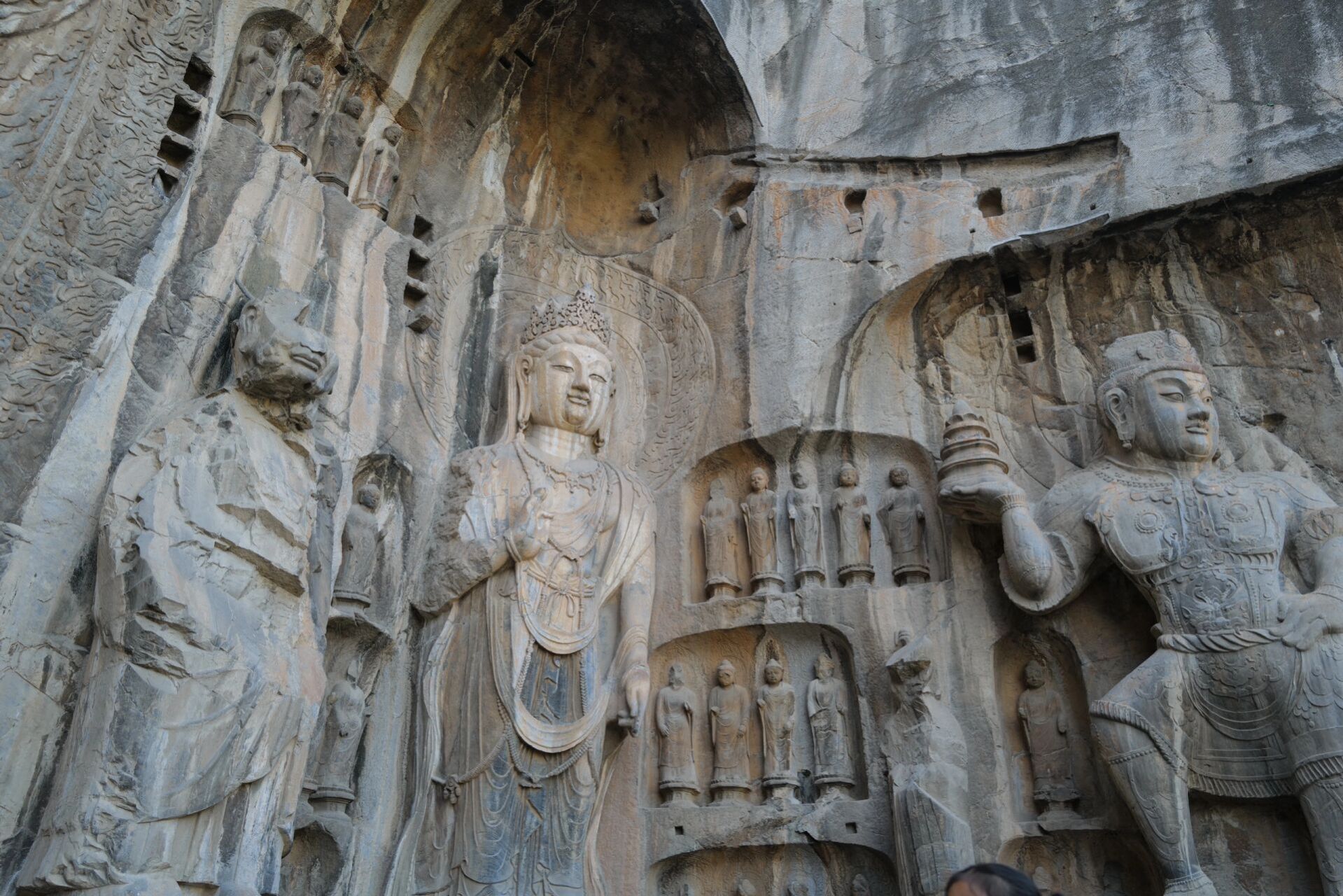 龙门石窟的最佳游览时间 这次去洛阳,住在龙门石窟对面的东山宾馆