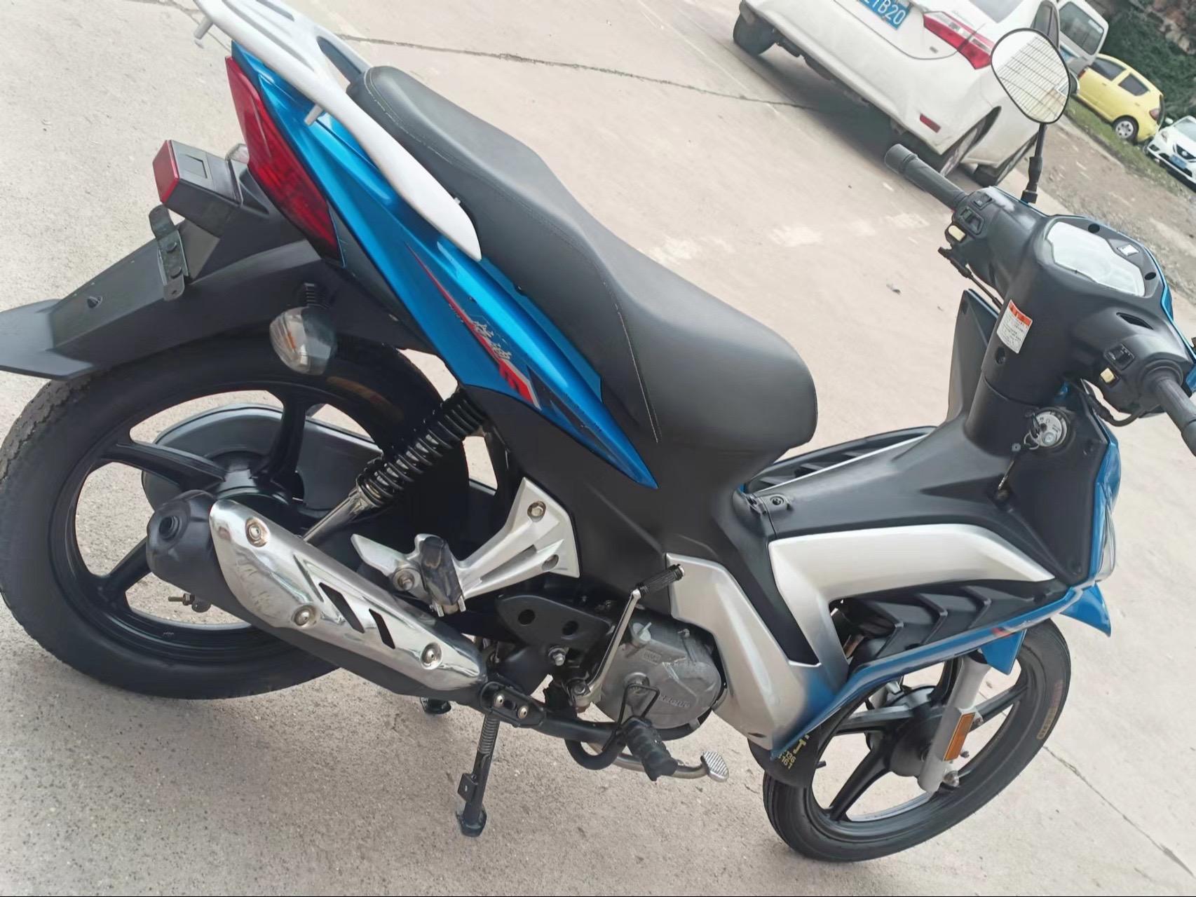 豪爵炫迪110cc,车新够力,提速很快.