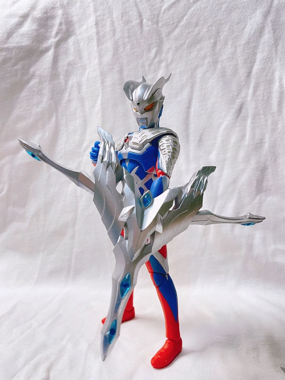 shf系列模玩分享(7)赛罗奥特曼 造型还原:6/10 上半身可动:5/10 下