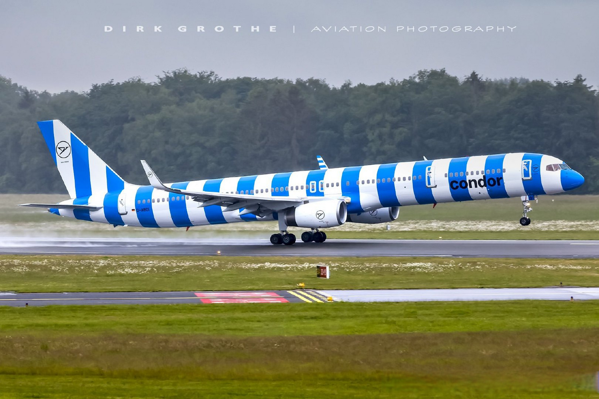 德国神鹰航空公司首架全新涂装的757