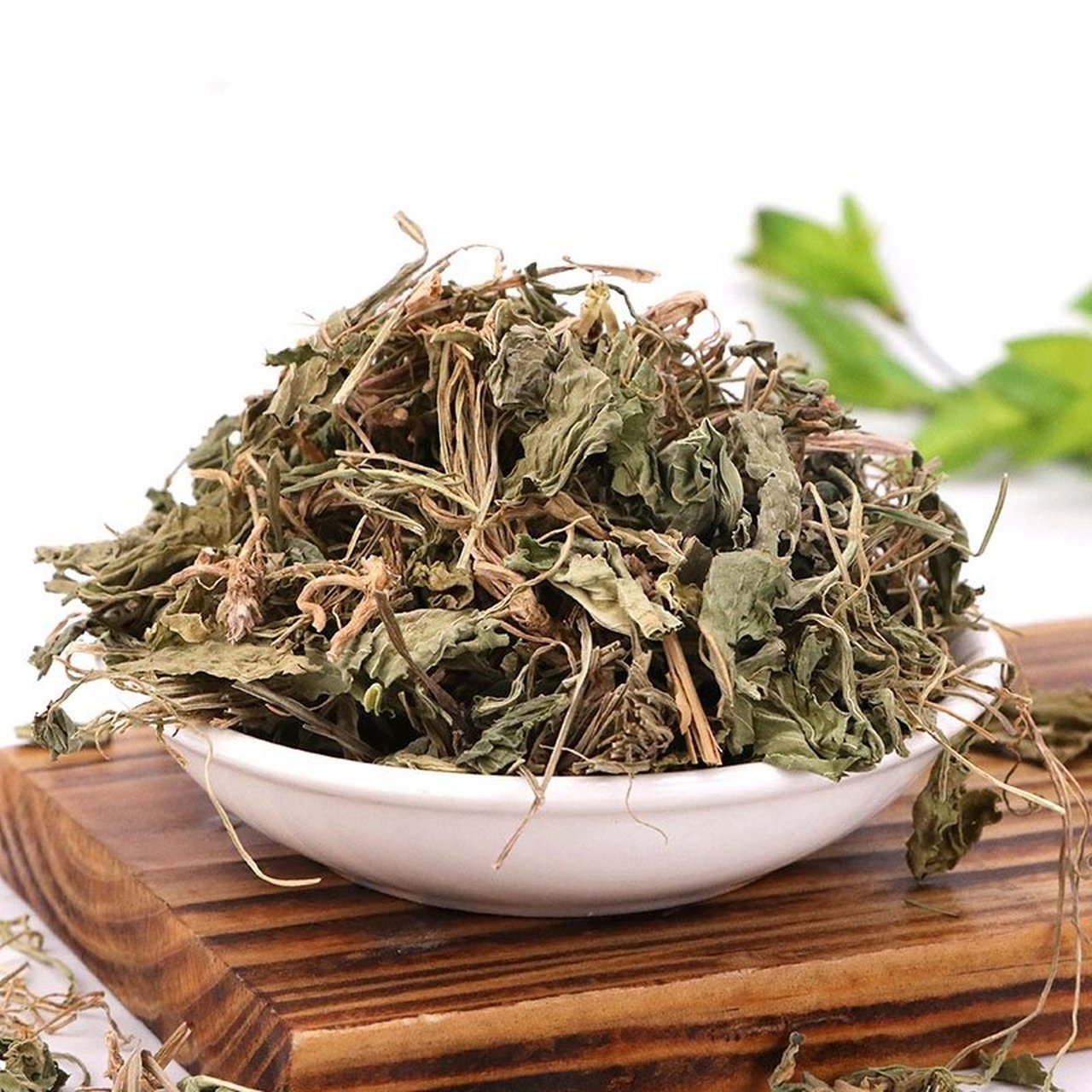 堇菜科植物紫花地丁的全草. 【性味归经】性寒,味苦,辛.