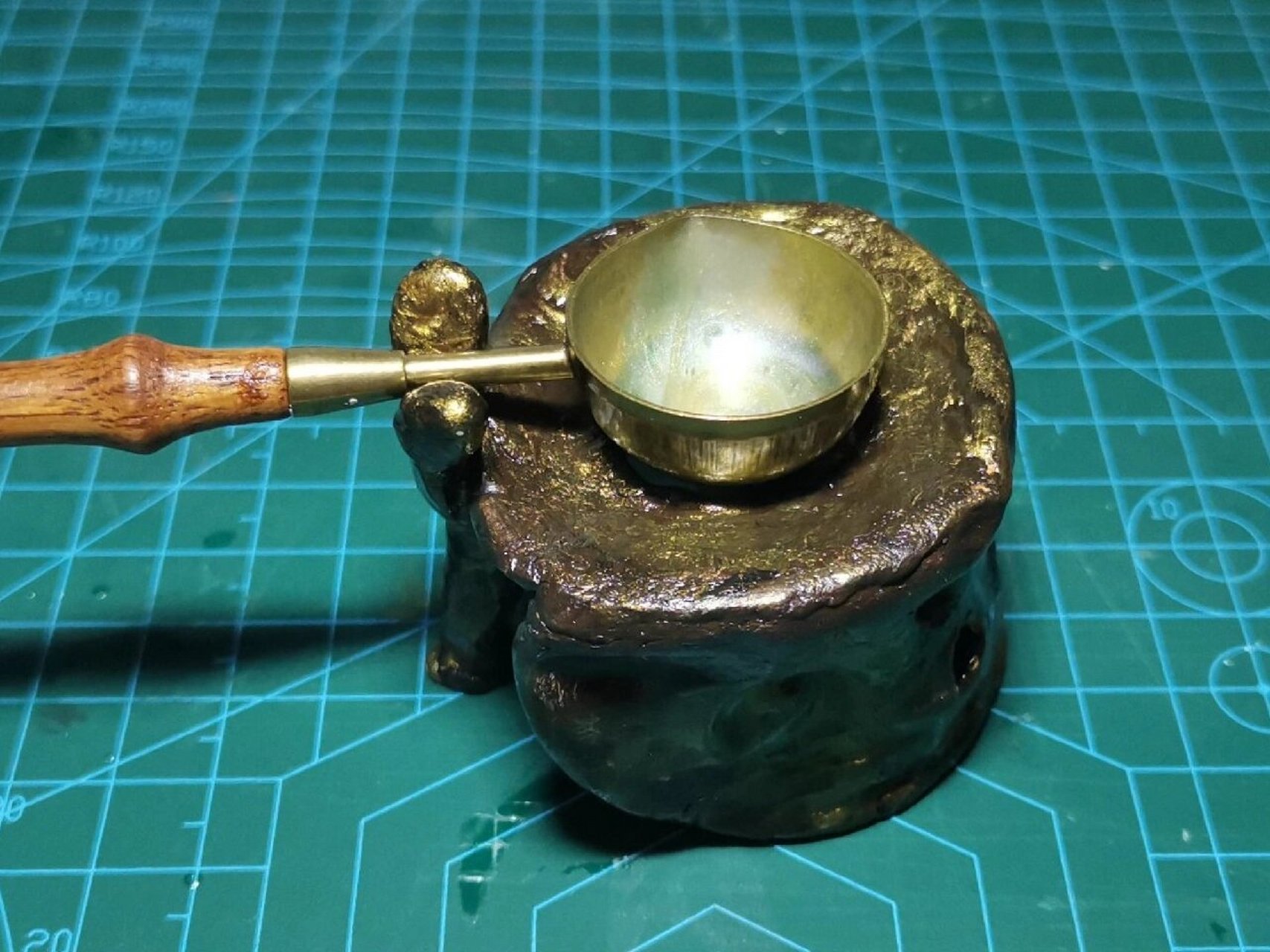 《报看但挺有用的手工》i||自制火漆熔炉 材料:石塑粘土 颜料:丙烯