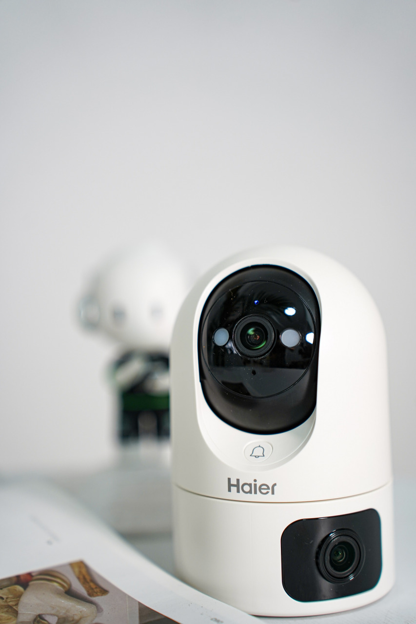 无死角的今天,传统的单镜头家用监控摄像头已难以满足全方位守护的