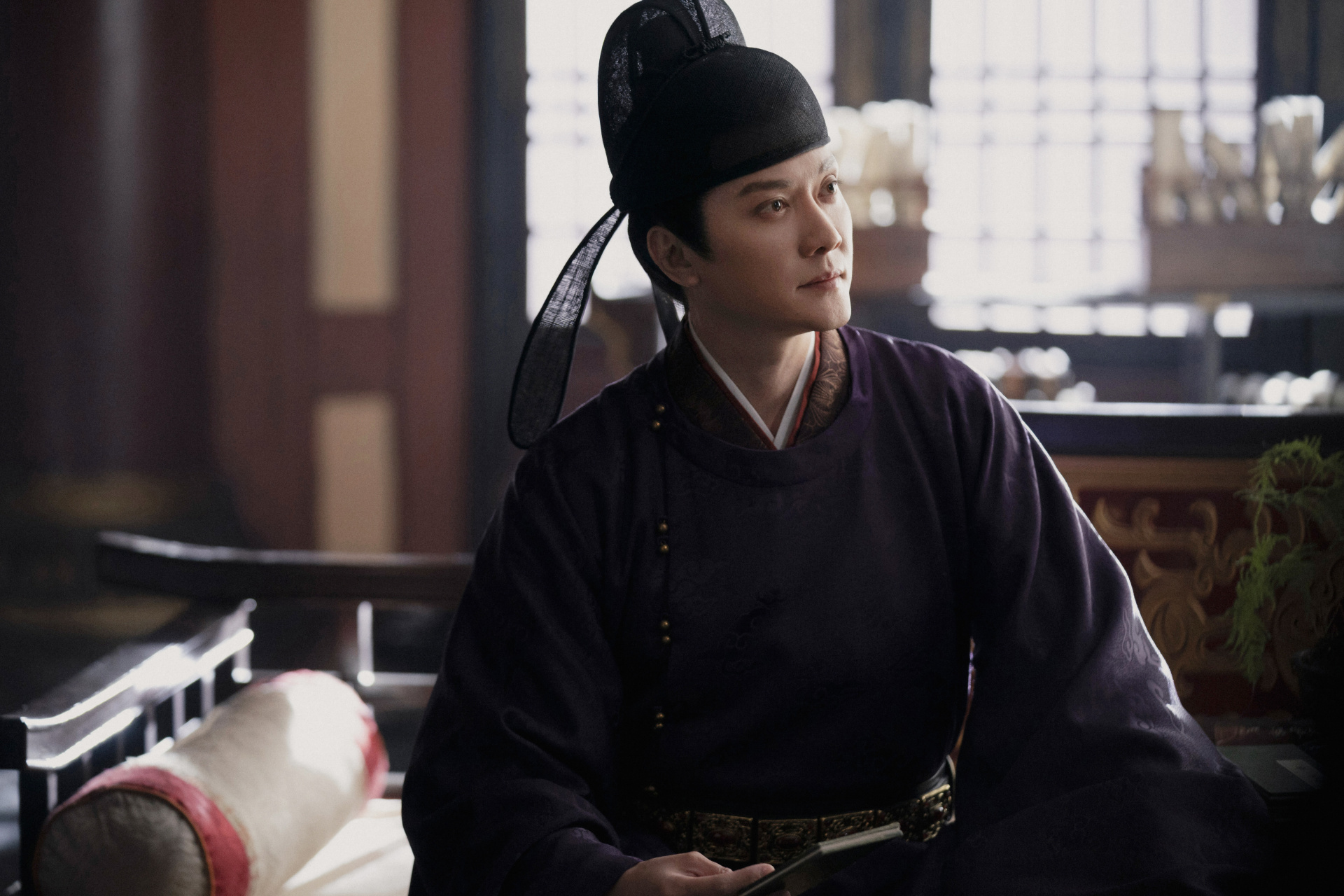 冯绍峰##冯绍峰灼灼风流# 骏马红丝络,幞头金蟒装.