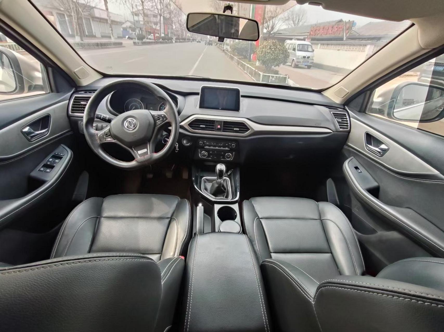 今日力荐此车,标准中型七座suv,20年手动东风风光560,就跑了三万公里