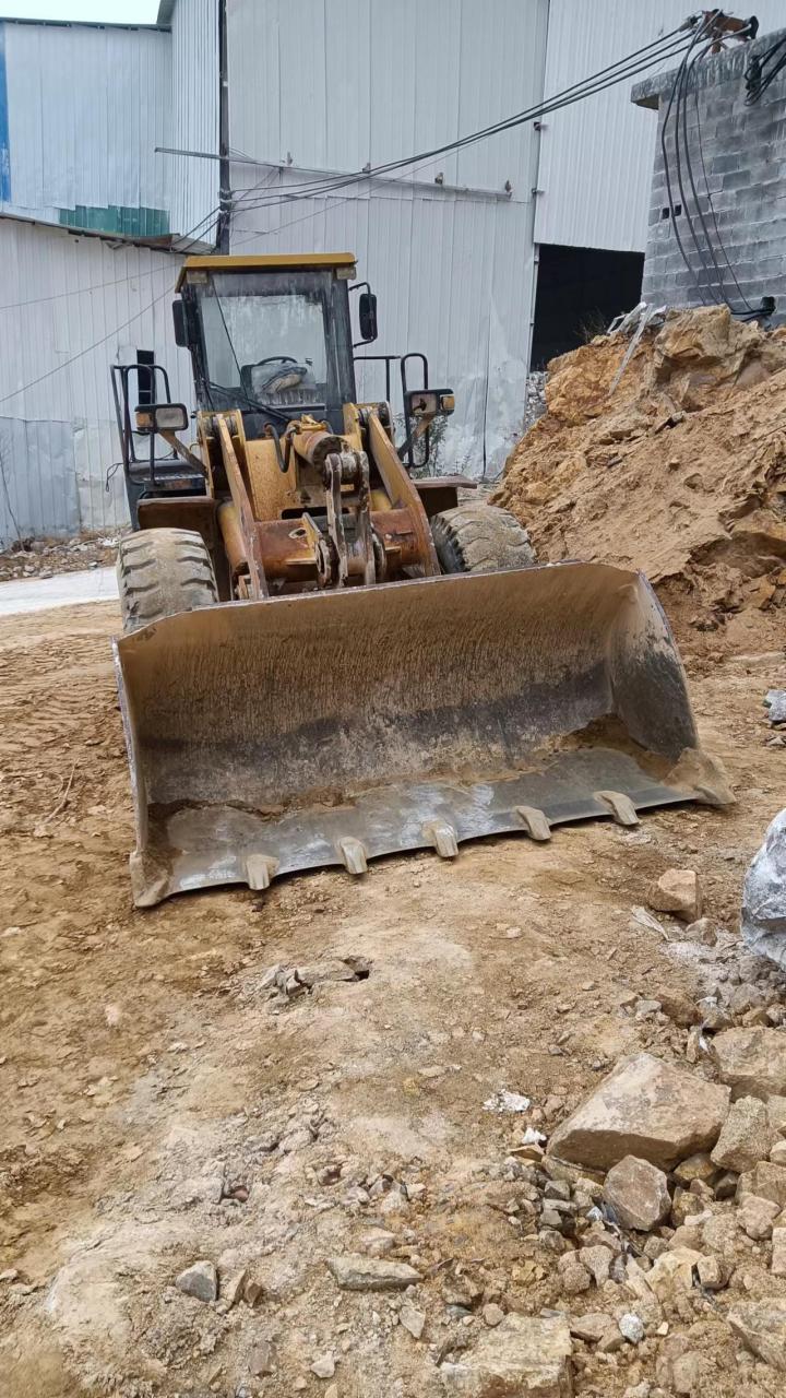 山工650岩石版 正常工作车 性能牛逼 无任何大小毛病 想换新车 忍痛