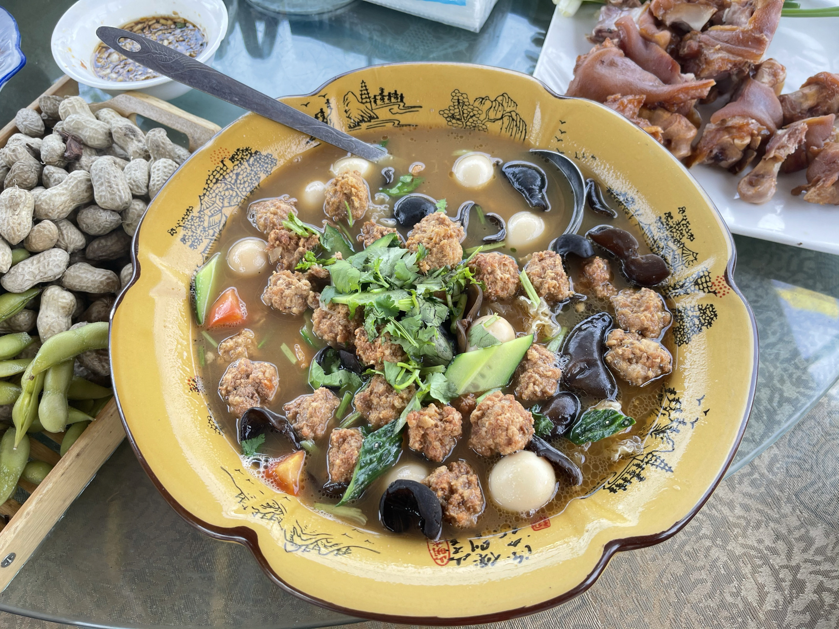 邹城美食推荐,藏在深山里的炒鸡店