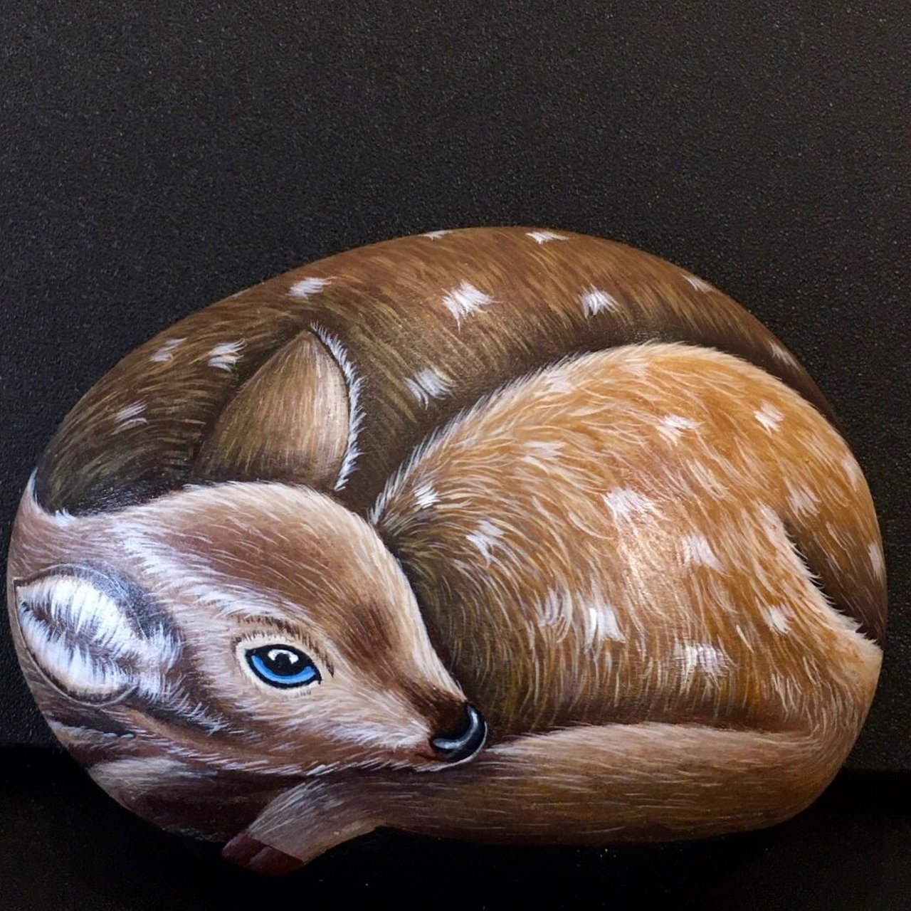 手绘石头画《一鹿平安》 鹅卵石 丙烯颜料手绘 可水洗不掉色.