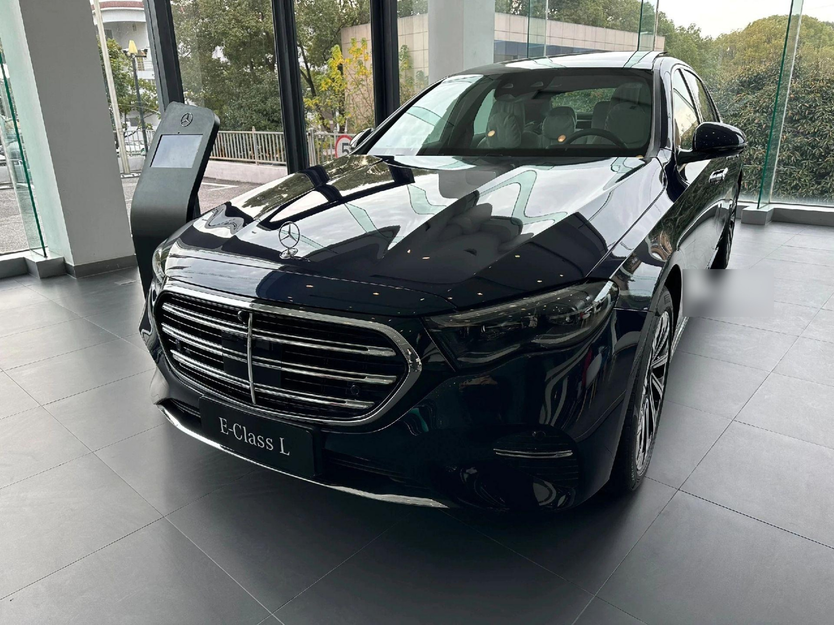 23日奔驰e300l落地24款.指导价:49.98万↓6.