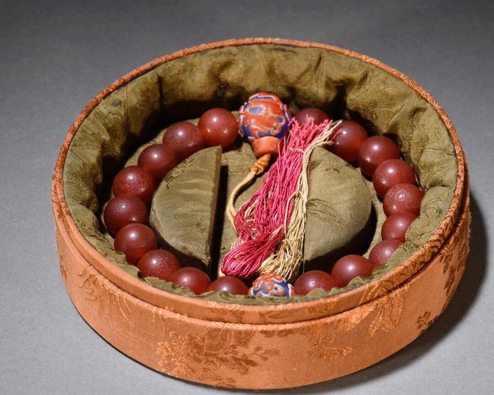 清代 老南红玛瑙圆珠十八子手持 规格:珠径2cm重199g