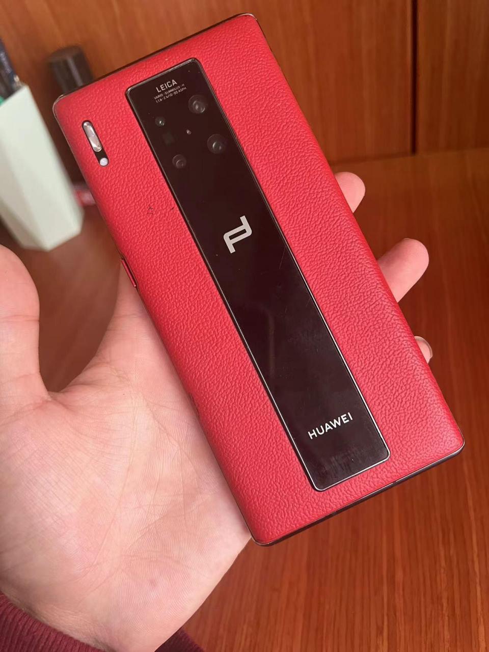 刚到华为mate30pro  8 128,改了一个保时捷后壳 特价特价只要几百块