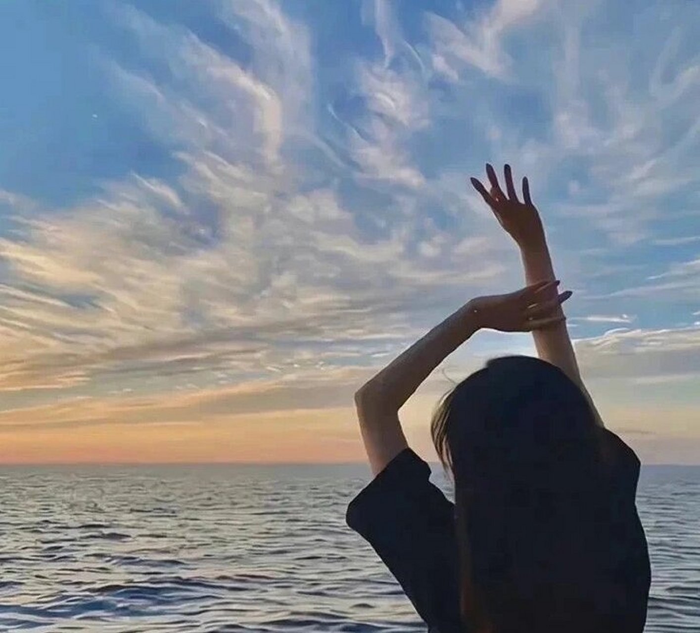 最近超喜欢的气质美女背影头像