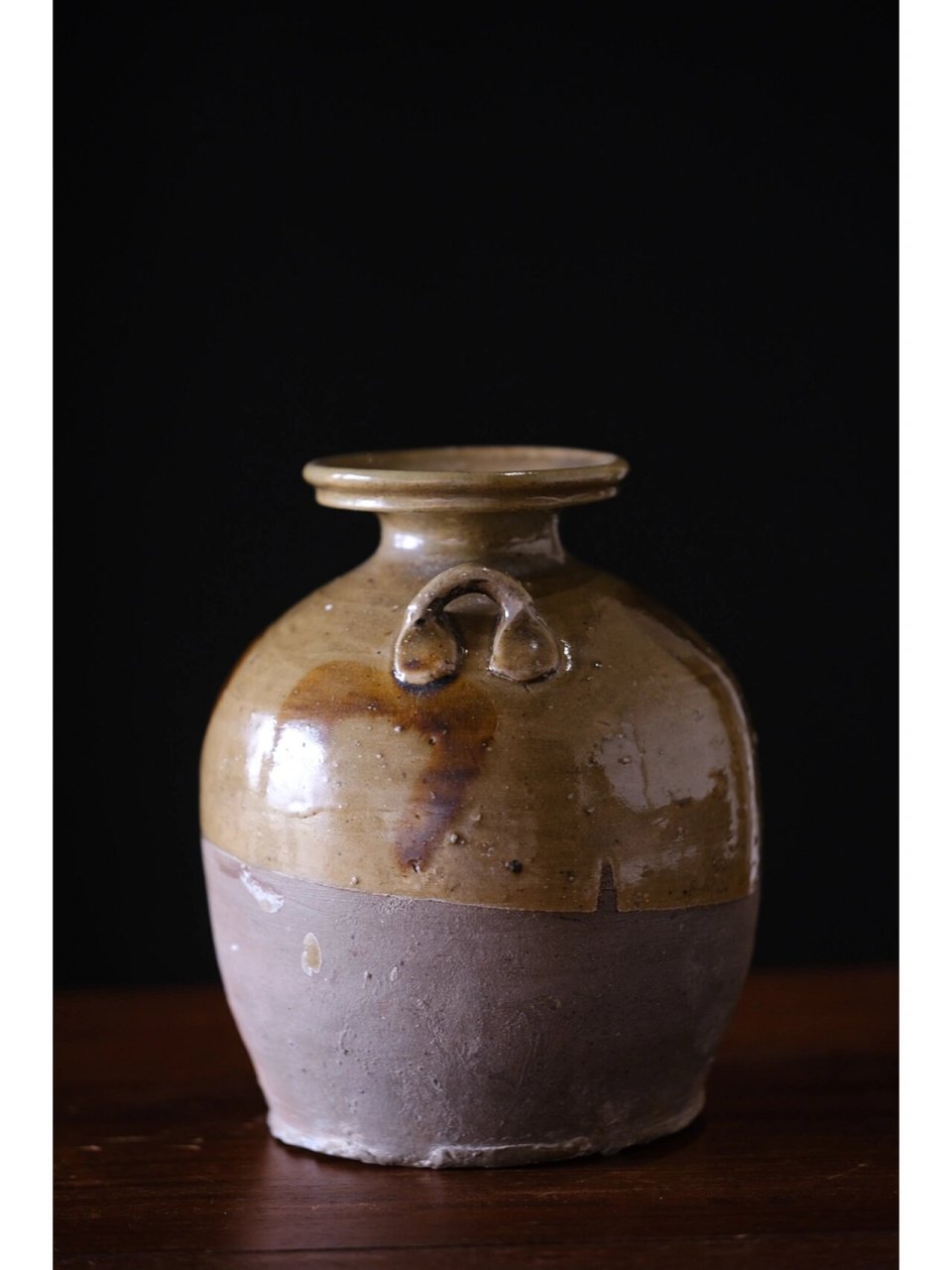 古器物鉴赏08|唐代宣州窑青釉双系盘囗壶 名称:唐代宣州窑青釉点褐彩