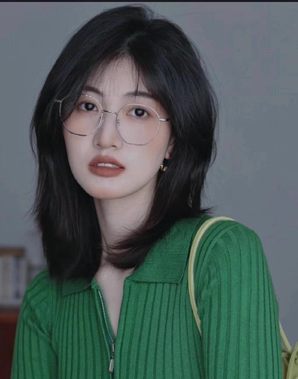新款蓬松饱满初恋锁骨发, 符合当下所有中长发层次审美 适合圆脸女孩