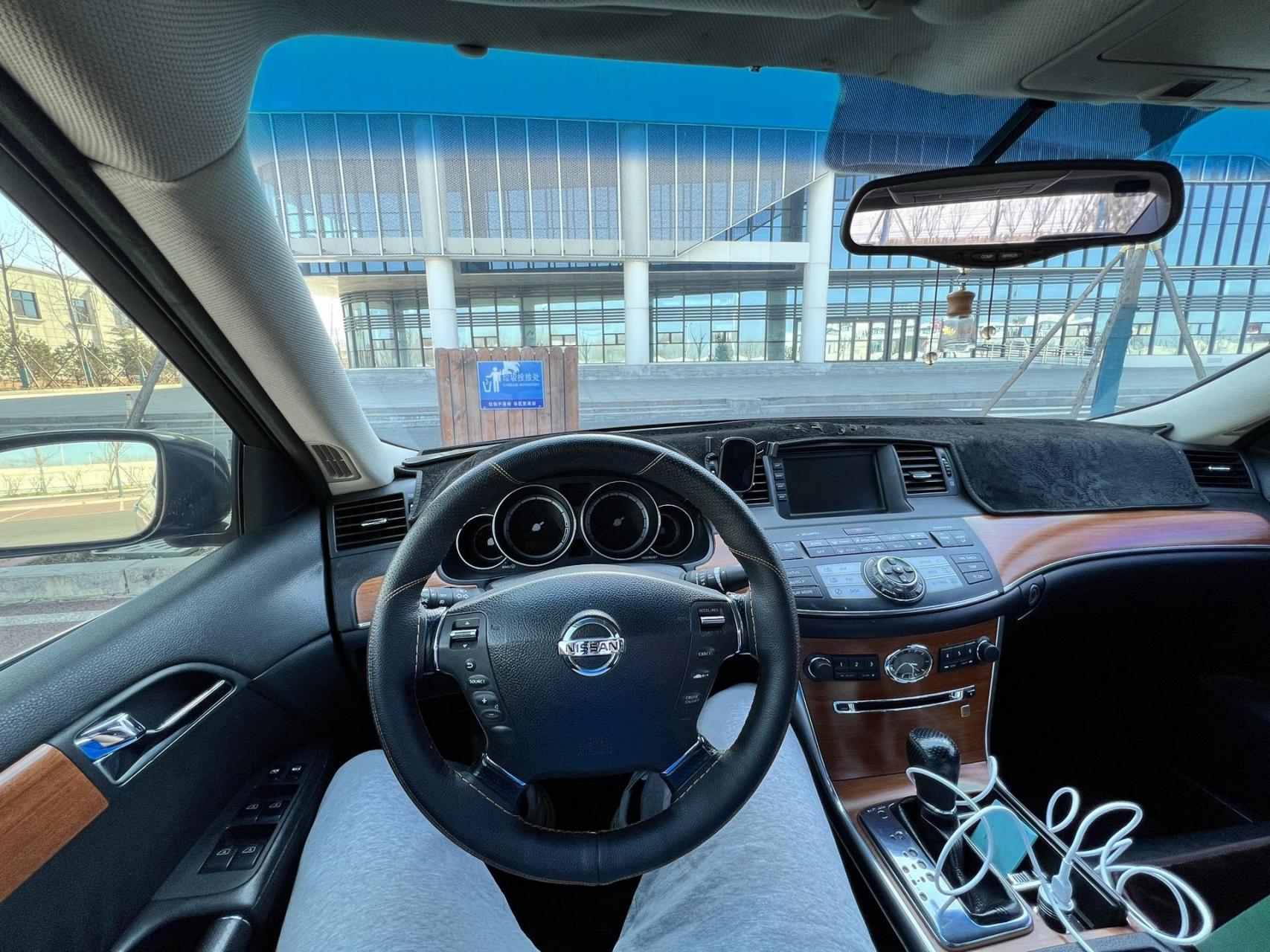 出日产风雅350xv vip顶配.