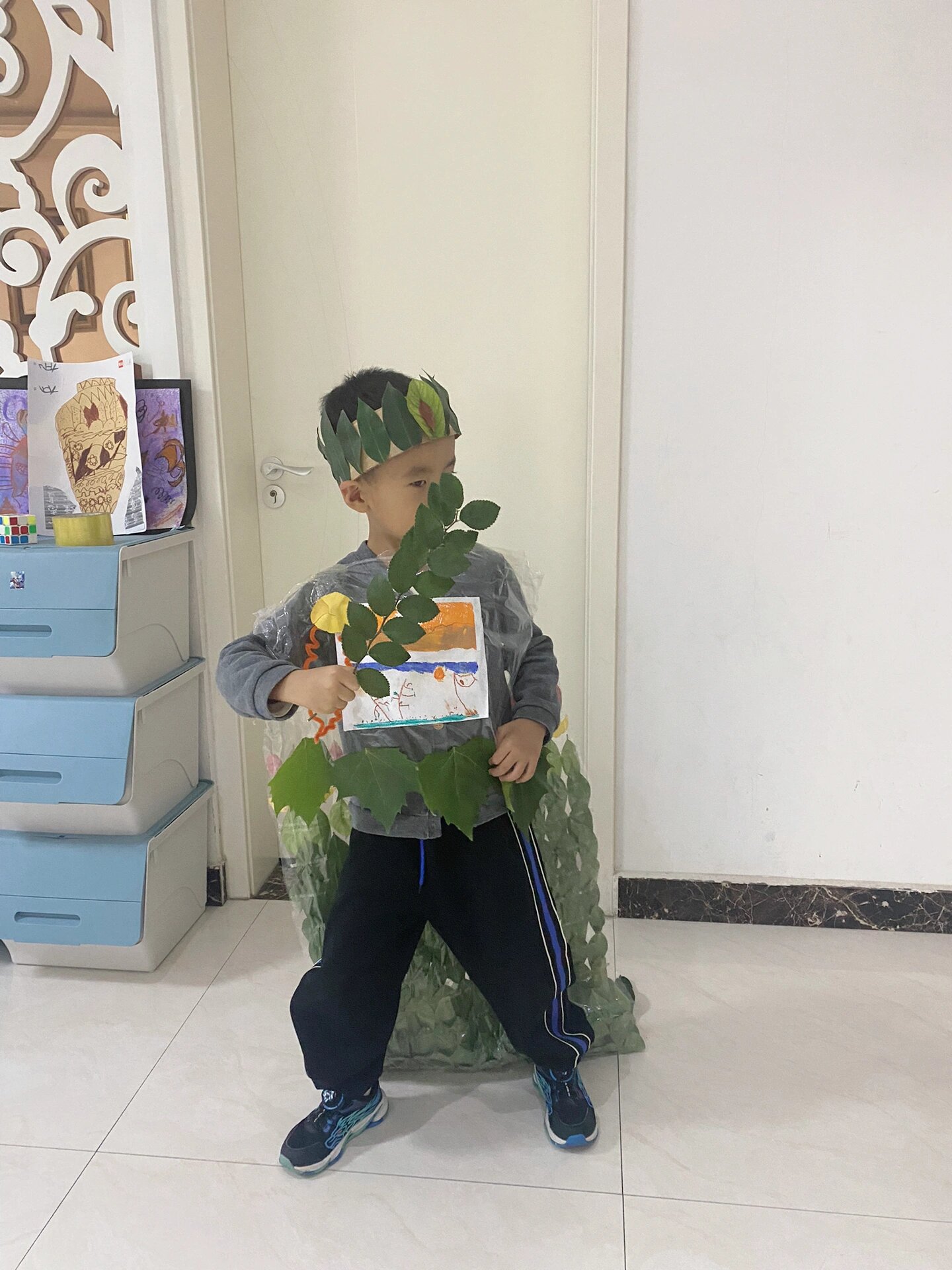 新一季幼儿园树叶衣服