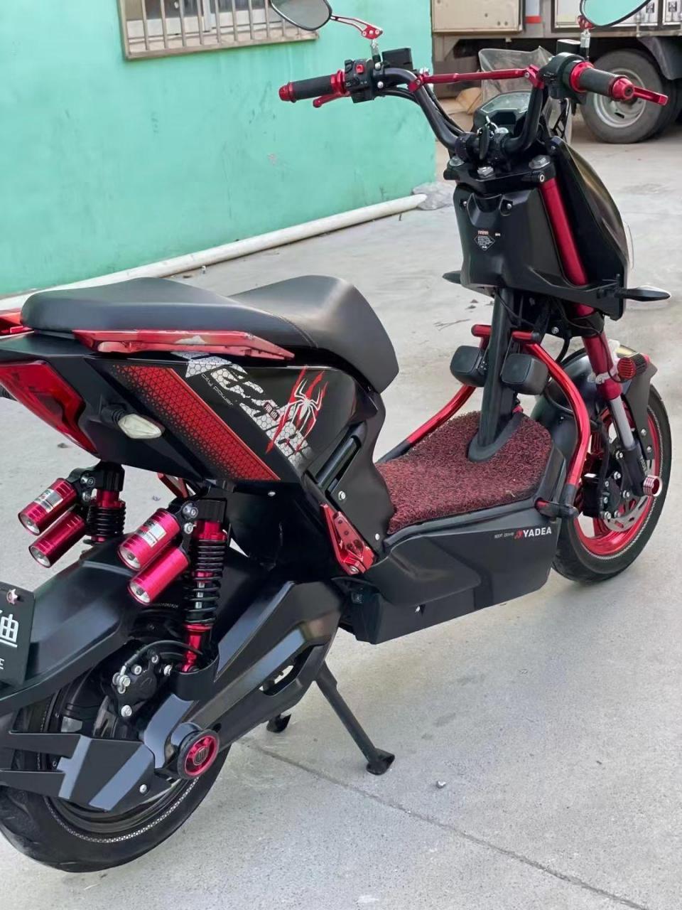 x5红蜘蛛,x5中的巅峰之作,原厂电镀红金属件,原厂射灯,原厂蓝牙音箱