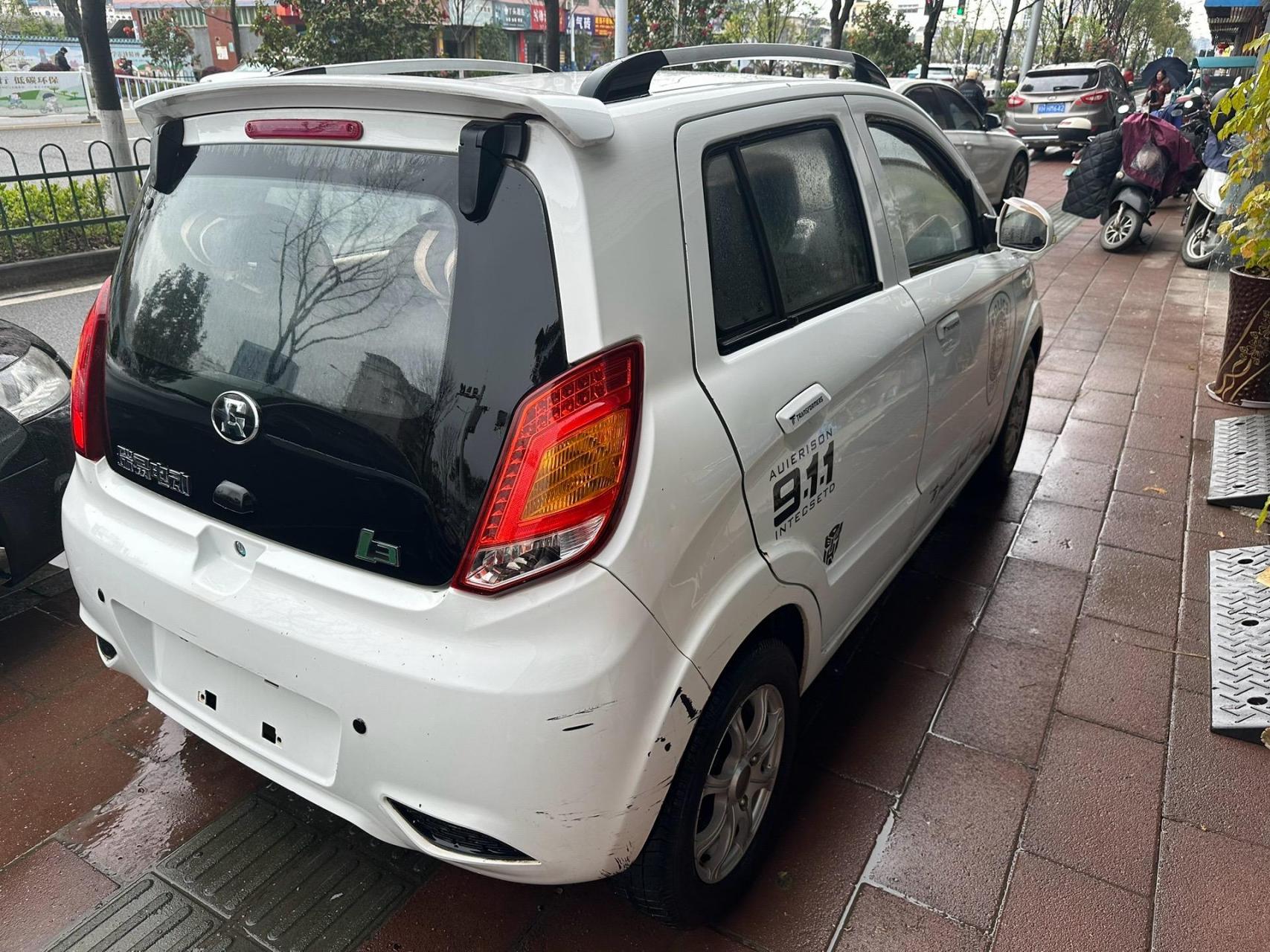 新到新能源电动车2017年 江铃e100,续航160公里,带冷暖空调,车子漂亮