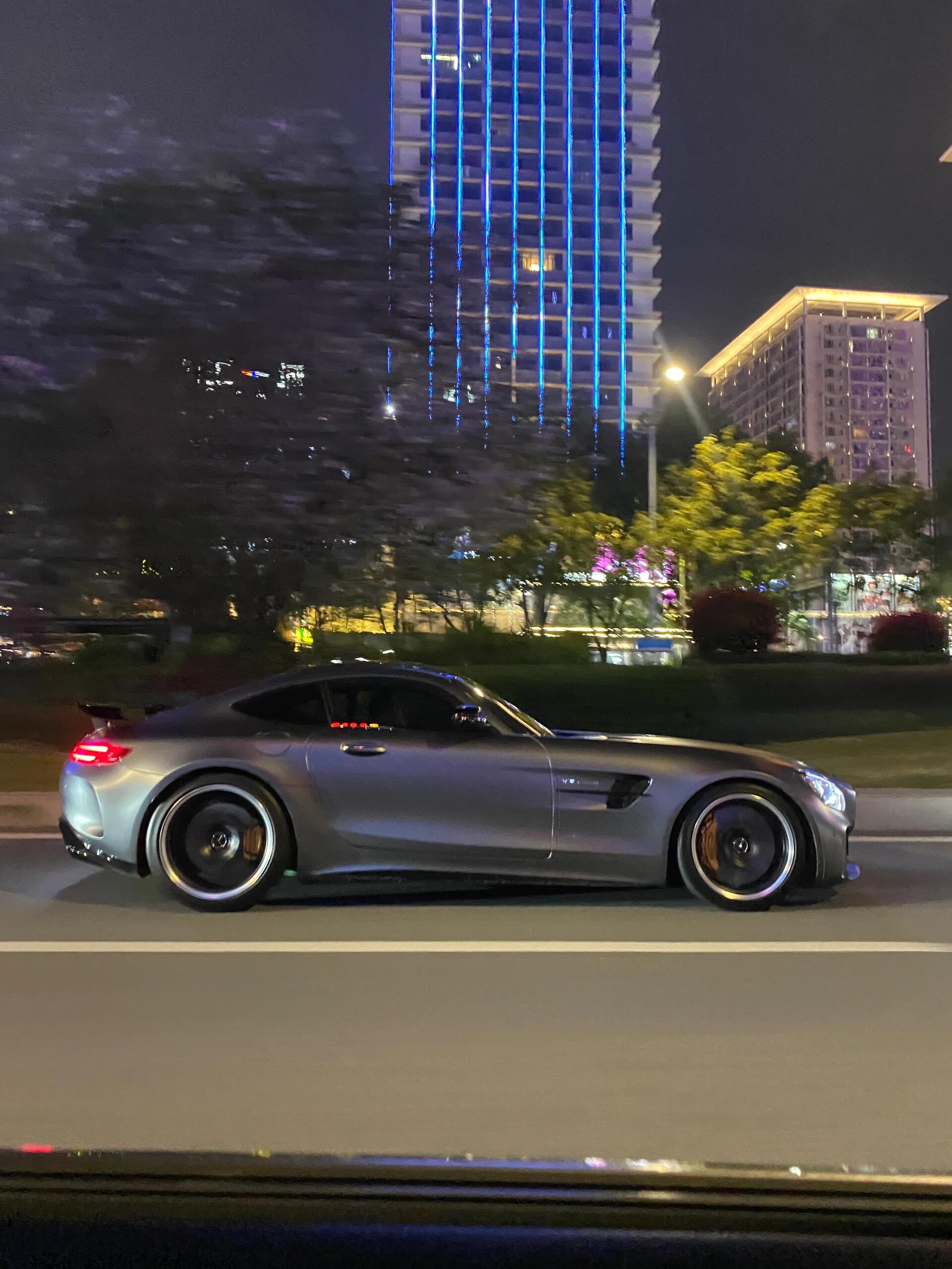 驾驶者之车分享amg gtr