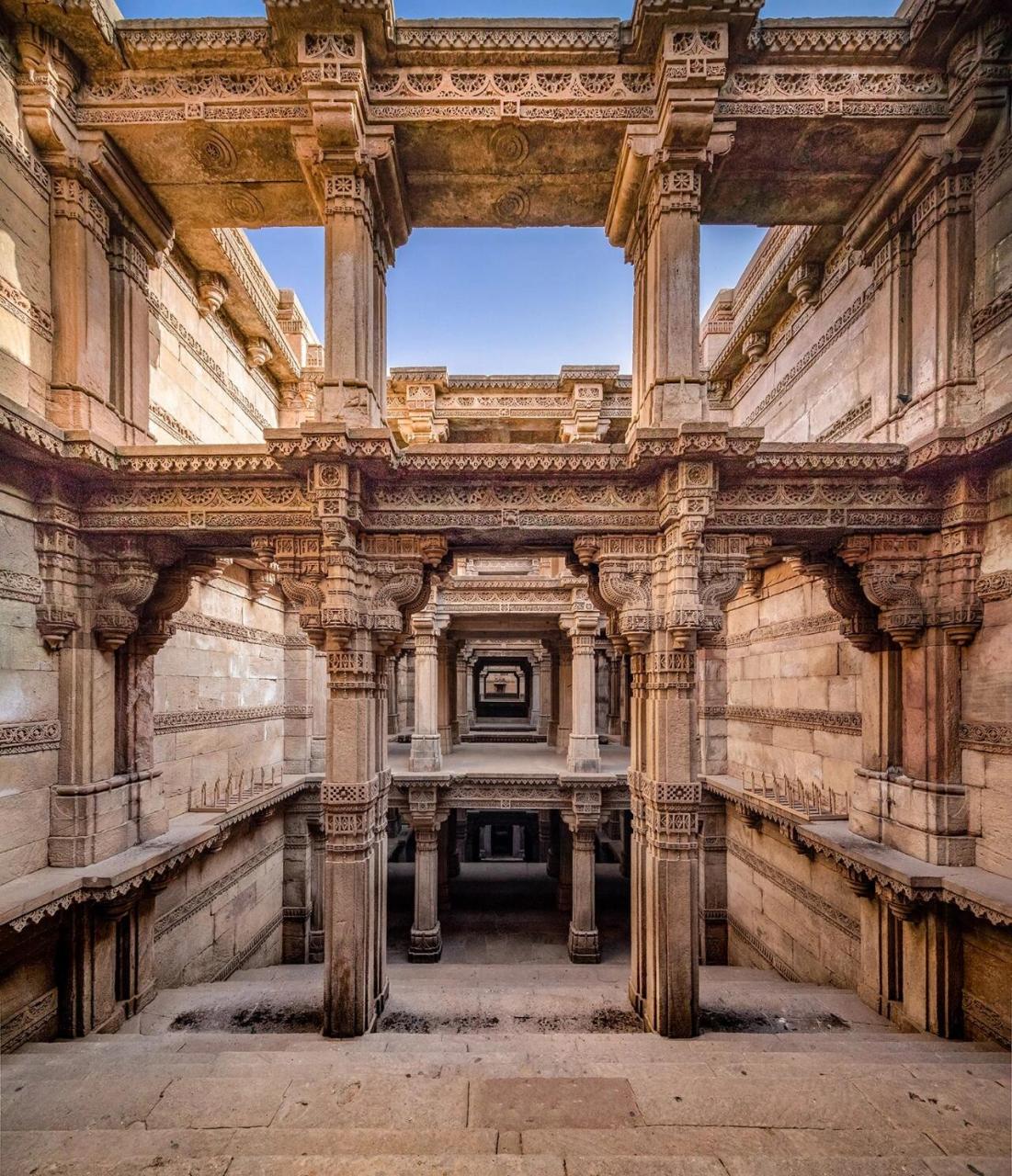 印度阿达拉杰阶梯井adalaj stepwell 印度阿达拉杰阶梯井是古吉拉特邦