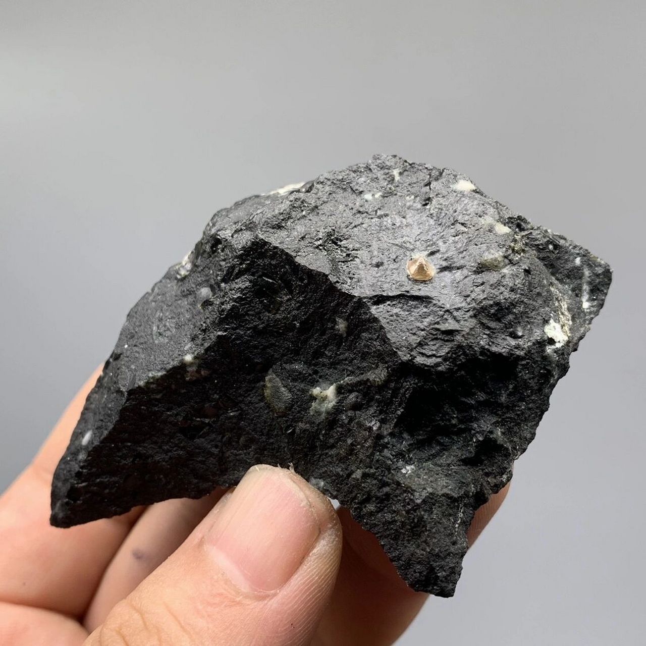 金伯利岩 金伯利岩(kimberlite)旧称角砾云母橄榄岩.