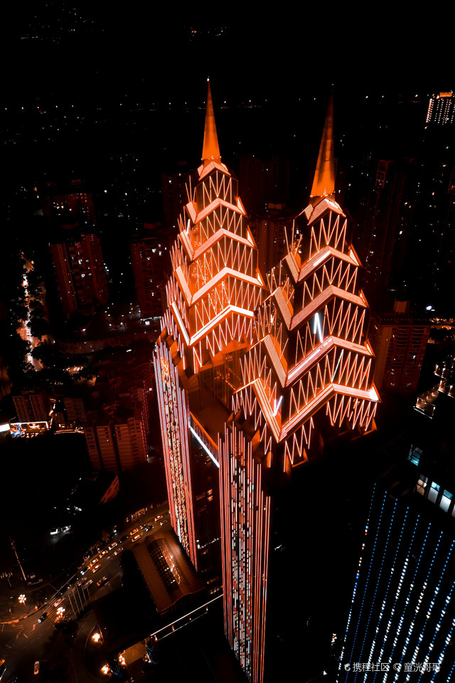 重庆南滨路城上天幕塔,感受山城之美