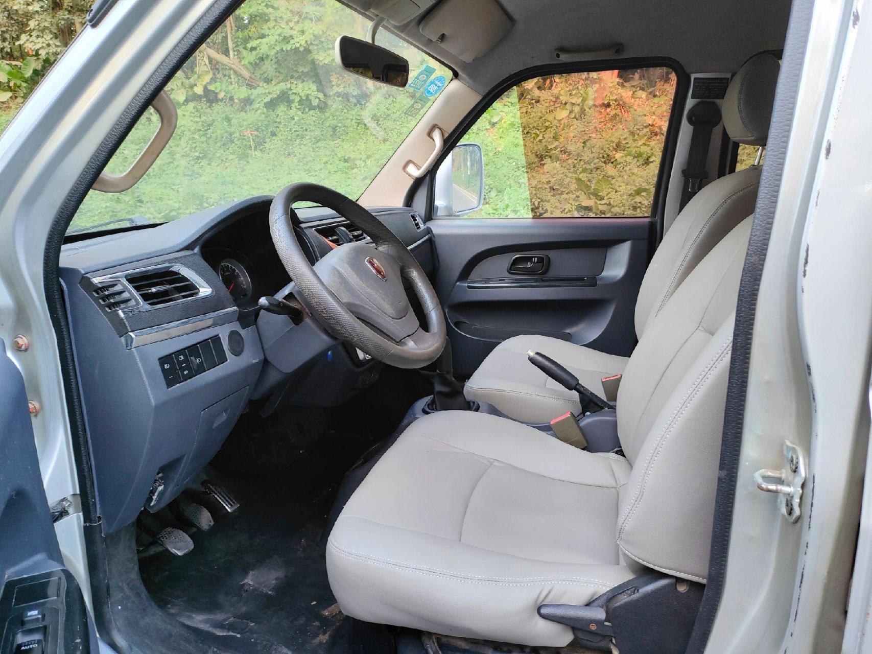 金杯t522018款1.5l创富型后双轮dlcg14