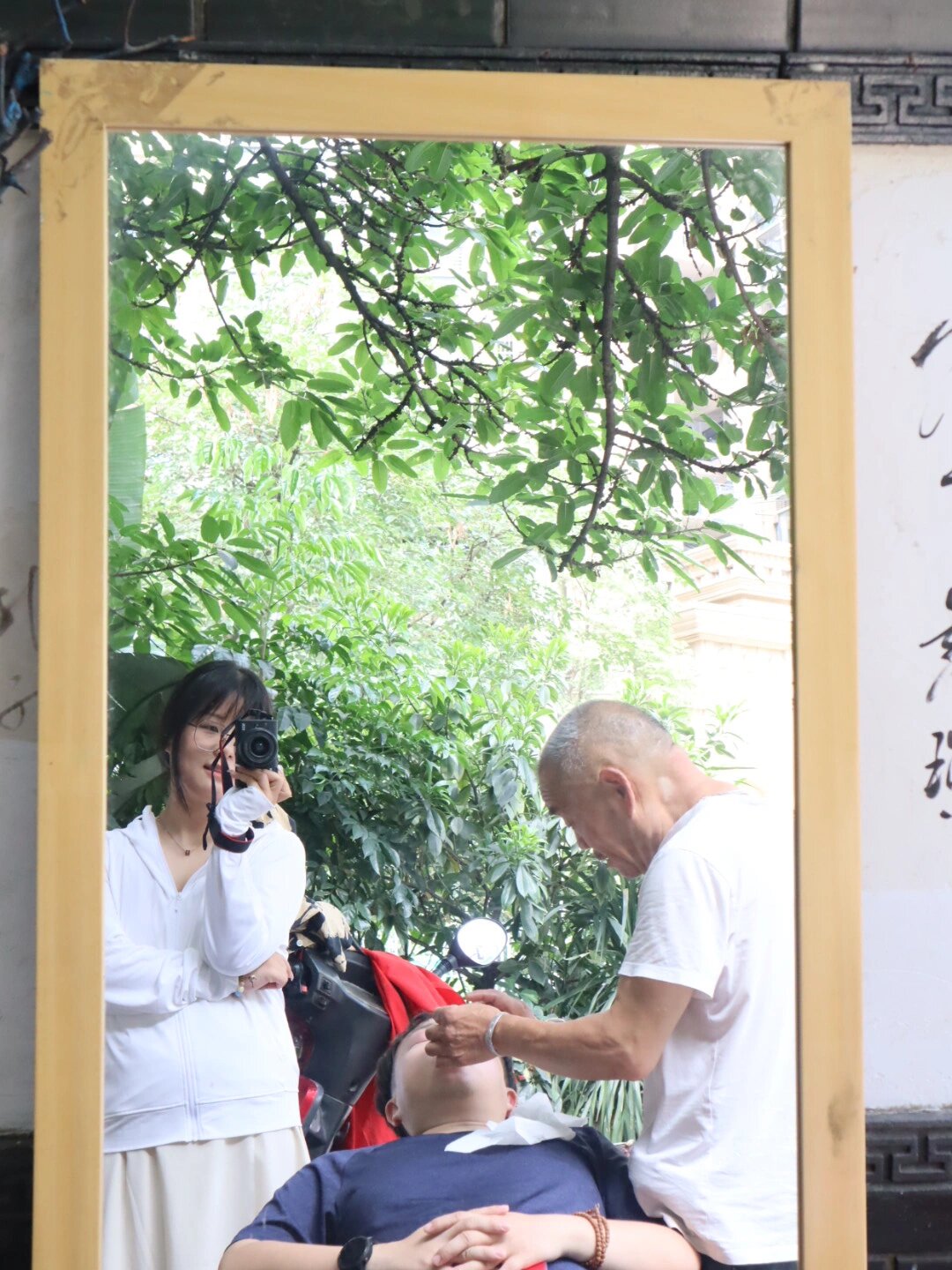 成都熊三师理发——刀锋洗眼,跳三刀 好多年前在b站看过一个up主的