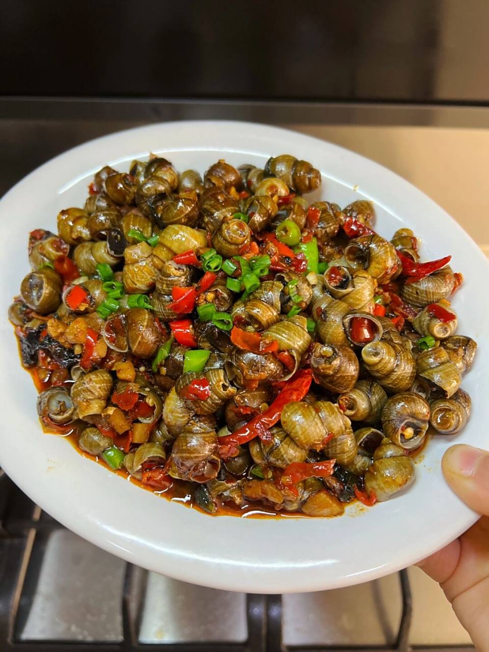 爆炒螺蛳,香辣入味,嗦螺也太快乐了,绝绝子 螺蛳上市啦,这边菜市场卖