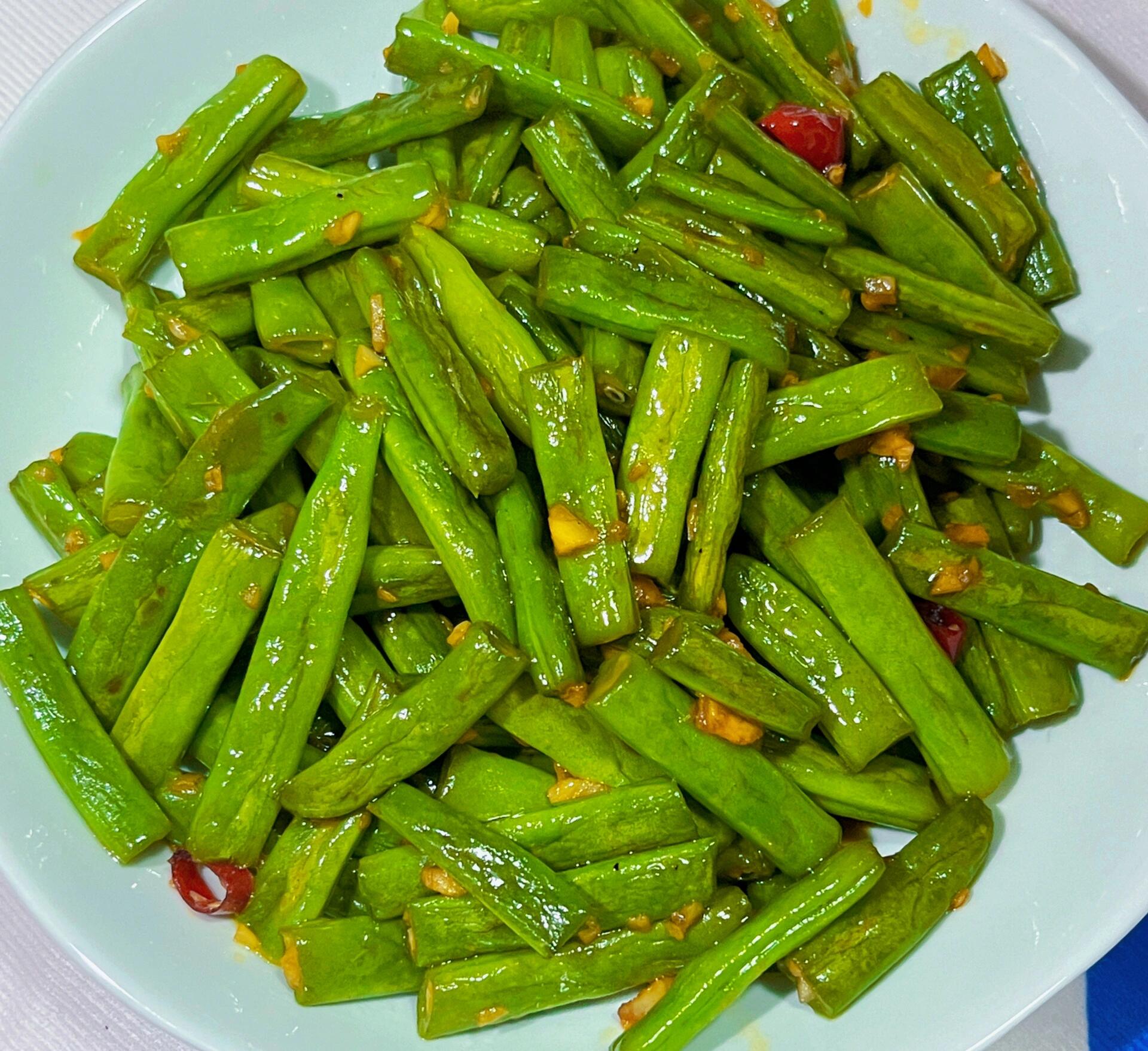 营养又美味的蒜香四季豆 真的太好吃了,详细做法见图片里哦～快来跟着