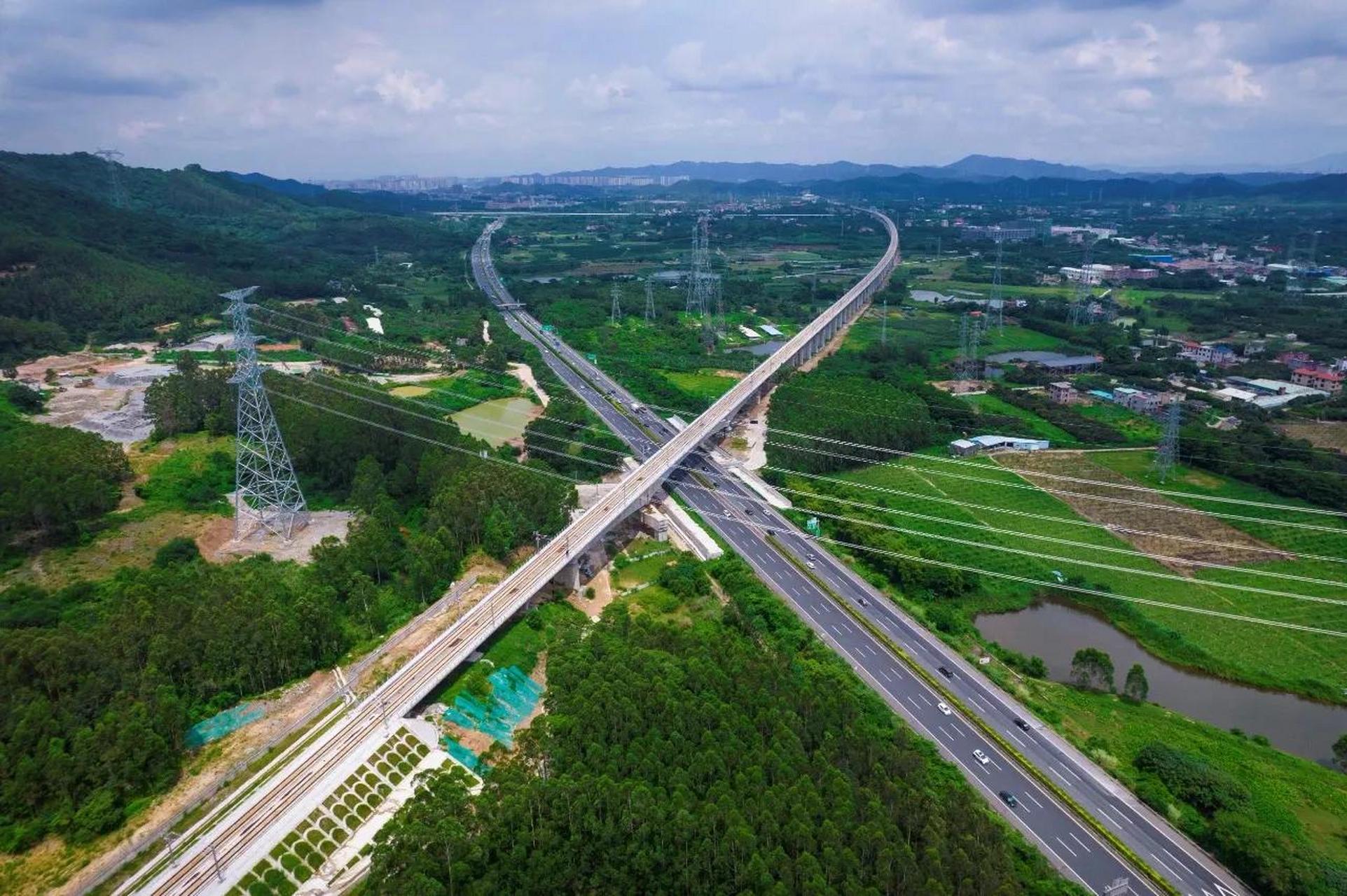 广州⇋汕尾不到1小时!  7月10日8时,广汕高铁开出首趟检测列车,全线