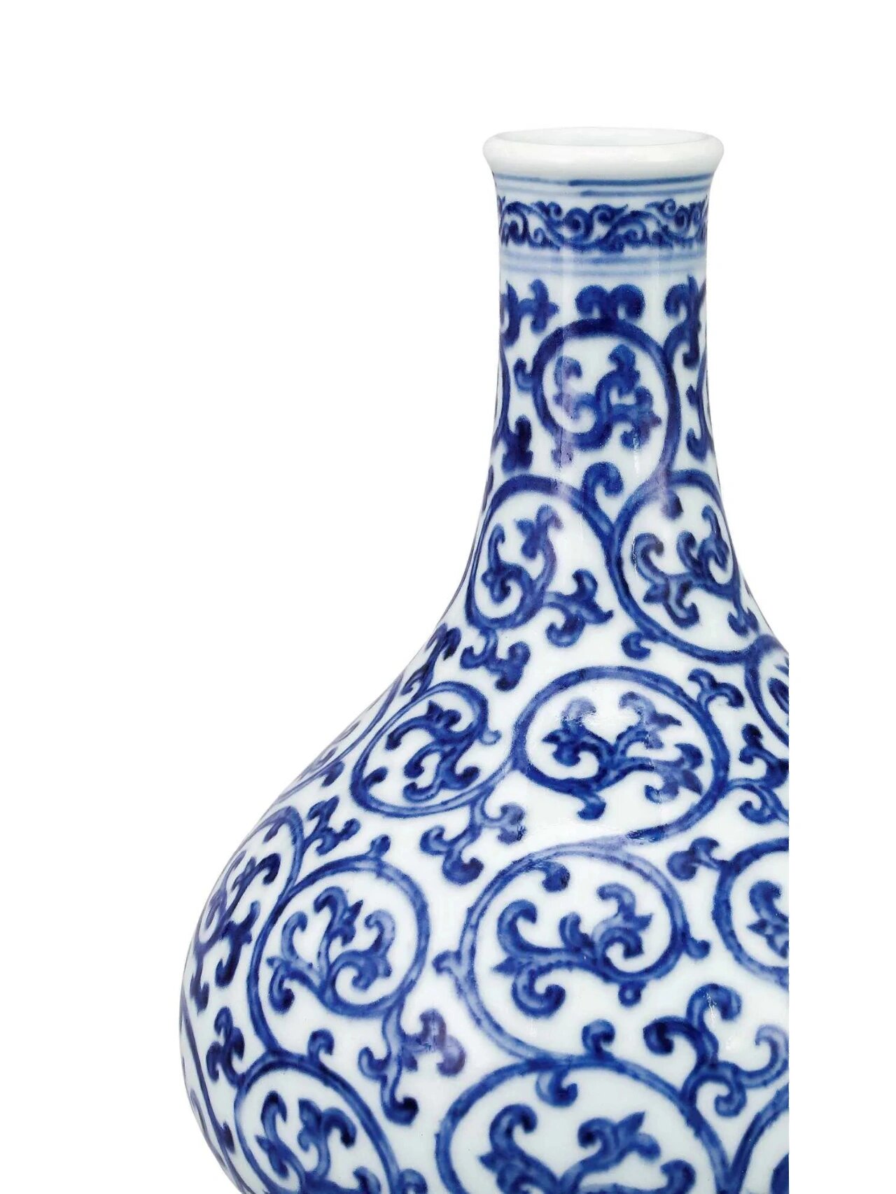 釉色白中泛微青,瓶身以青花绘满卷草文.