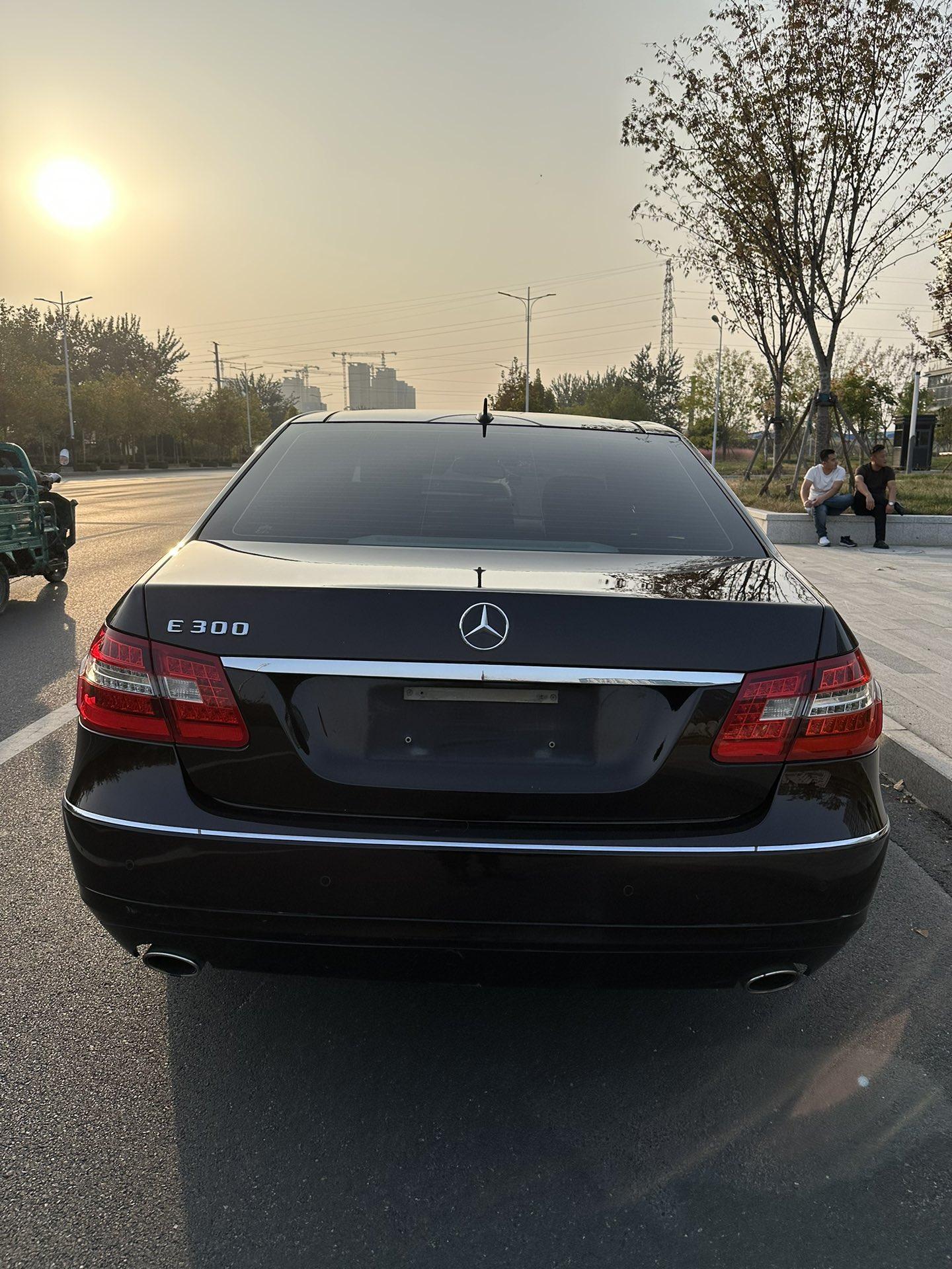 奔驰e350el与e300