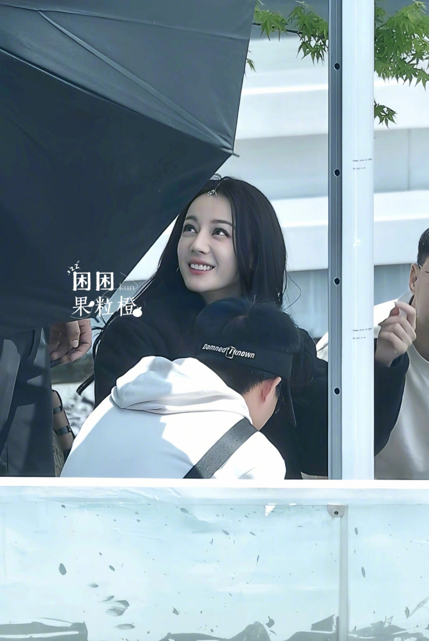 咪咕星鲜事##陈星旭公主抱迪丽热巴路透#  陈星旭演累了要不换小咪来