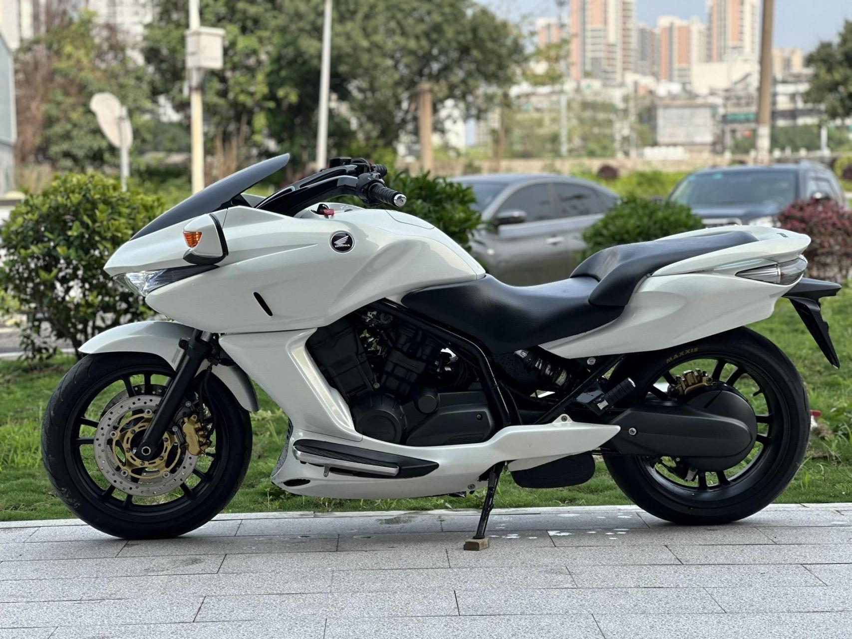 本田(大鲨鱼dn-01)顶配 abs 电热手 防盗芯片 自动波 手自一体 驻车