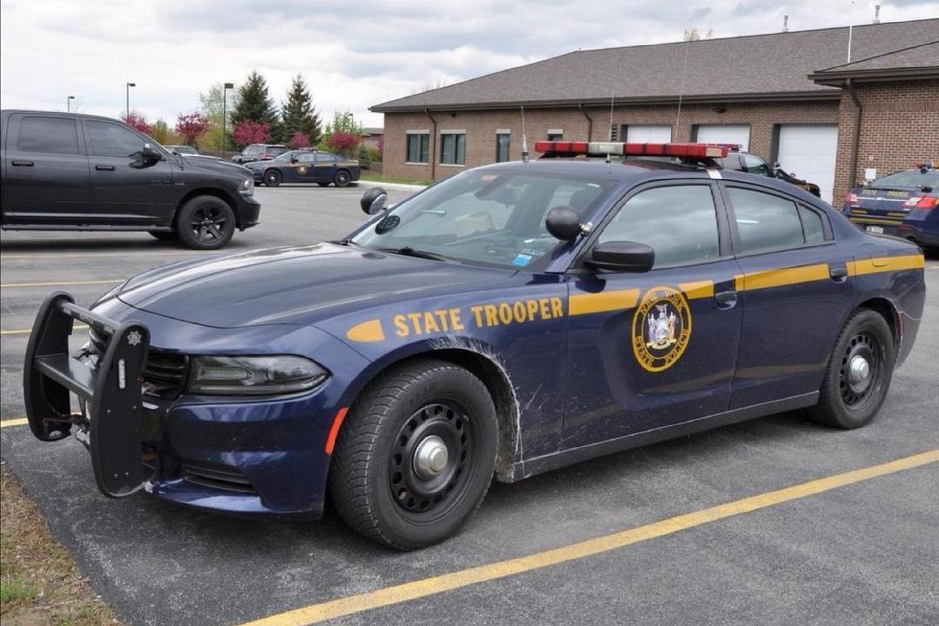 【nysp】纽约州州警 道奇战马警车模型.1:64绿光nysp道奇战马警车模型