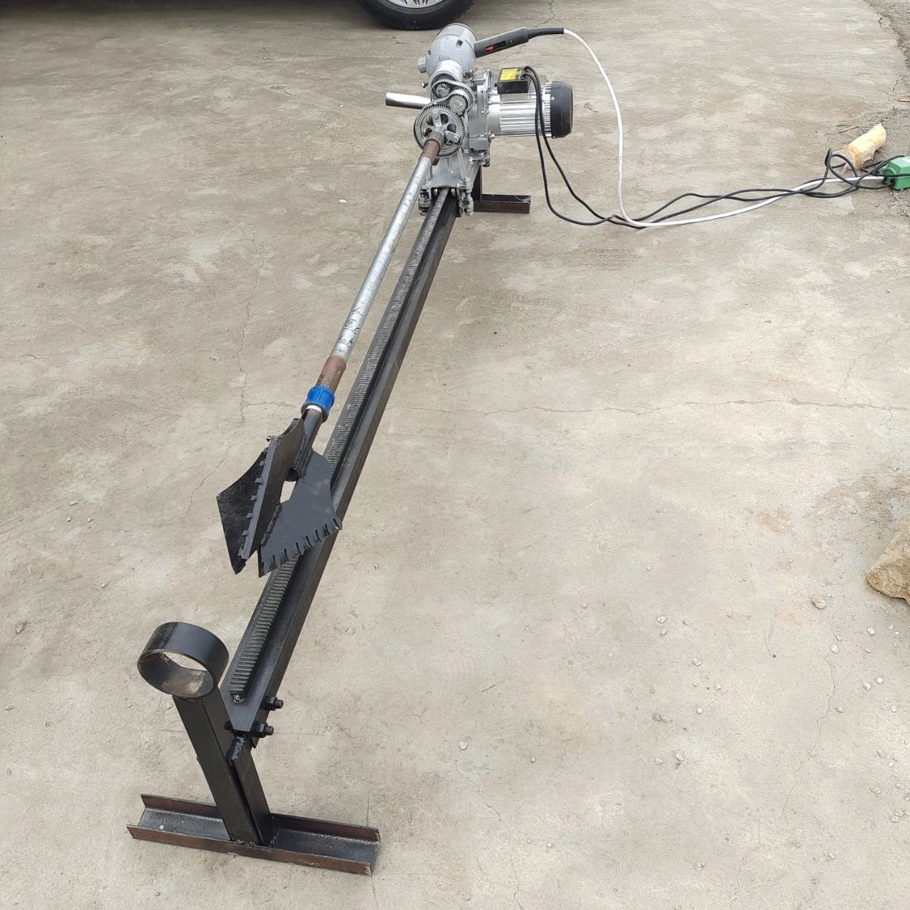 小型家用钻井机