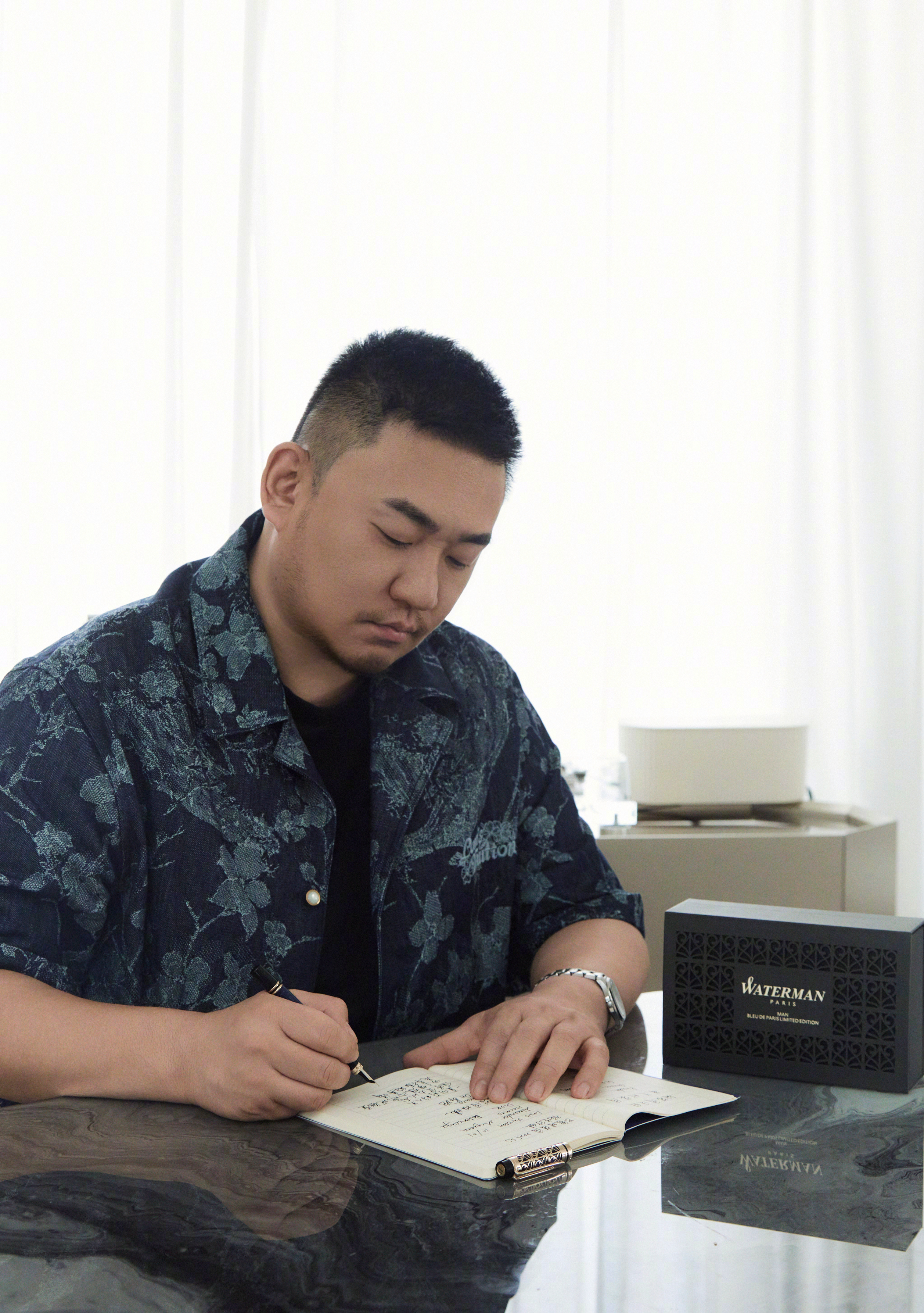 作为一名热爱文字的创作者,我始终保持着纸笔相伴的习惯