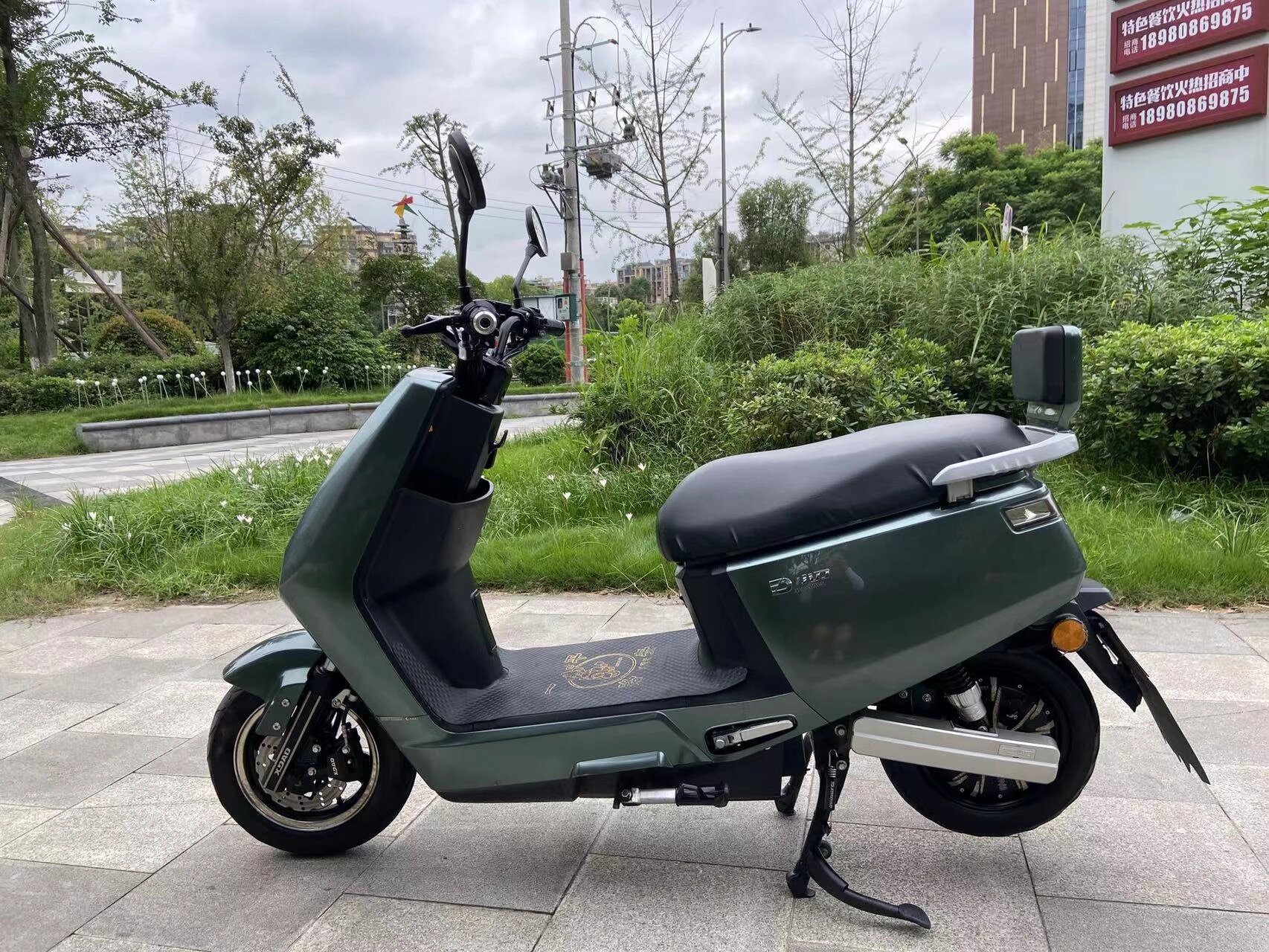 新到小刀电动车,续航70公里,1000多!