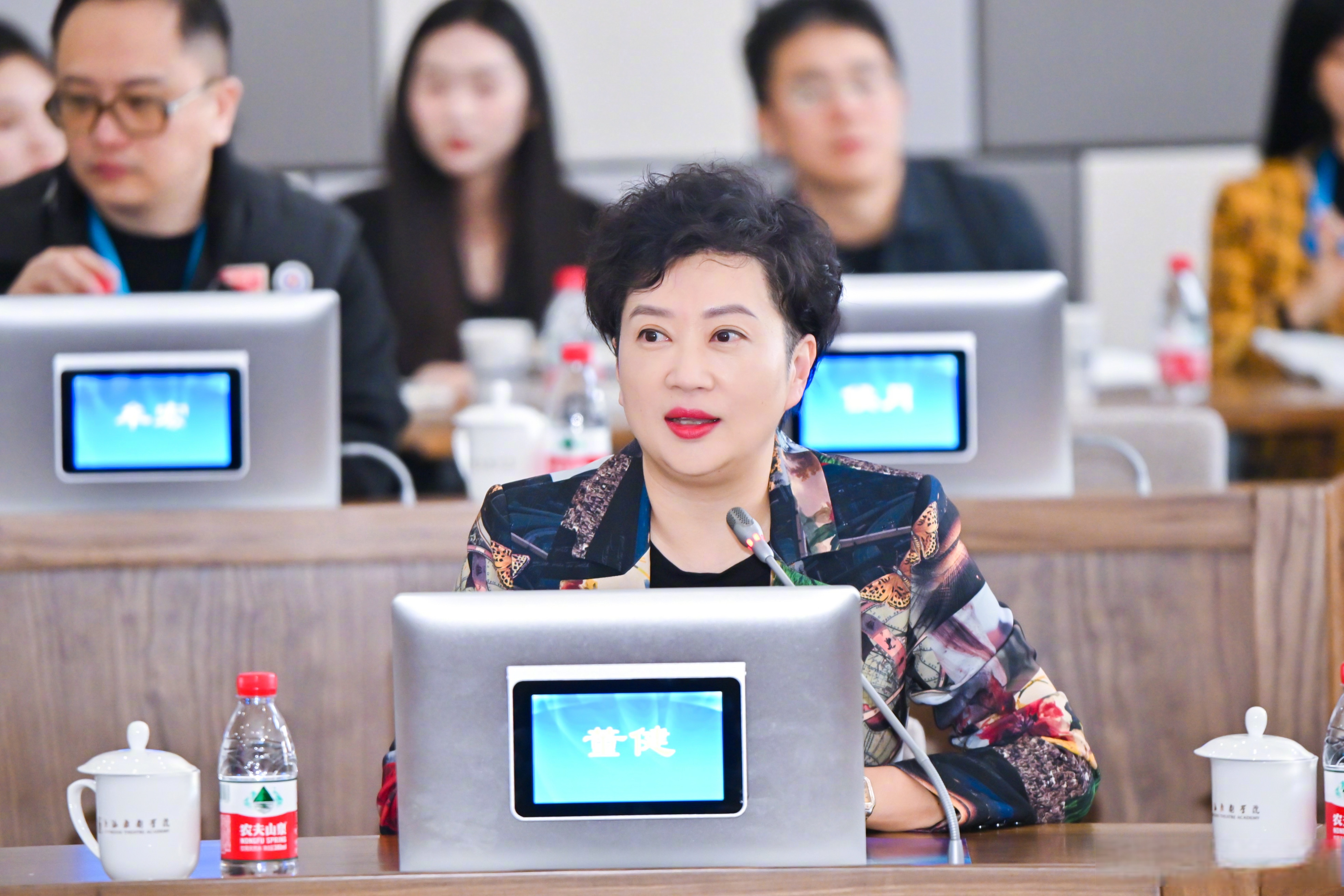 今天参加上海戏剧学院电影学院,参加"新技术 新机遇"全媒体播音主持