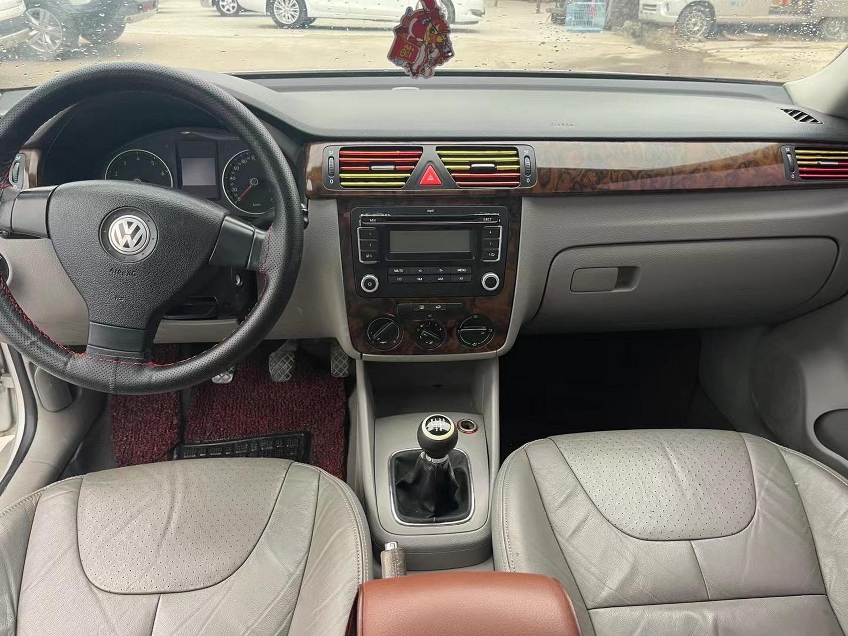 09年大众宝来   手动挡   1.