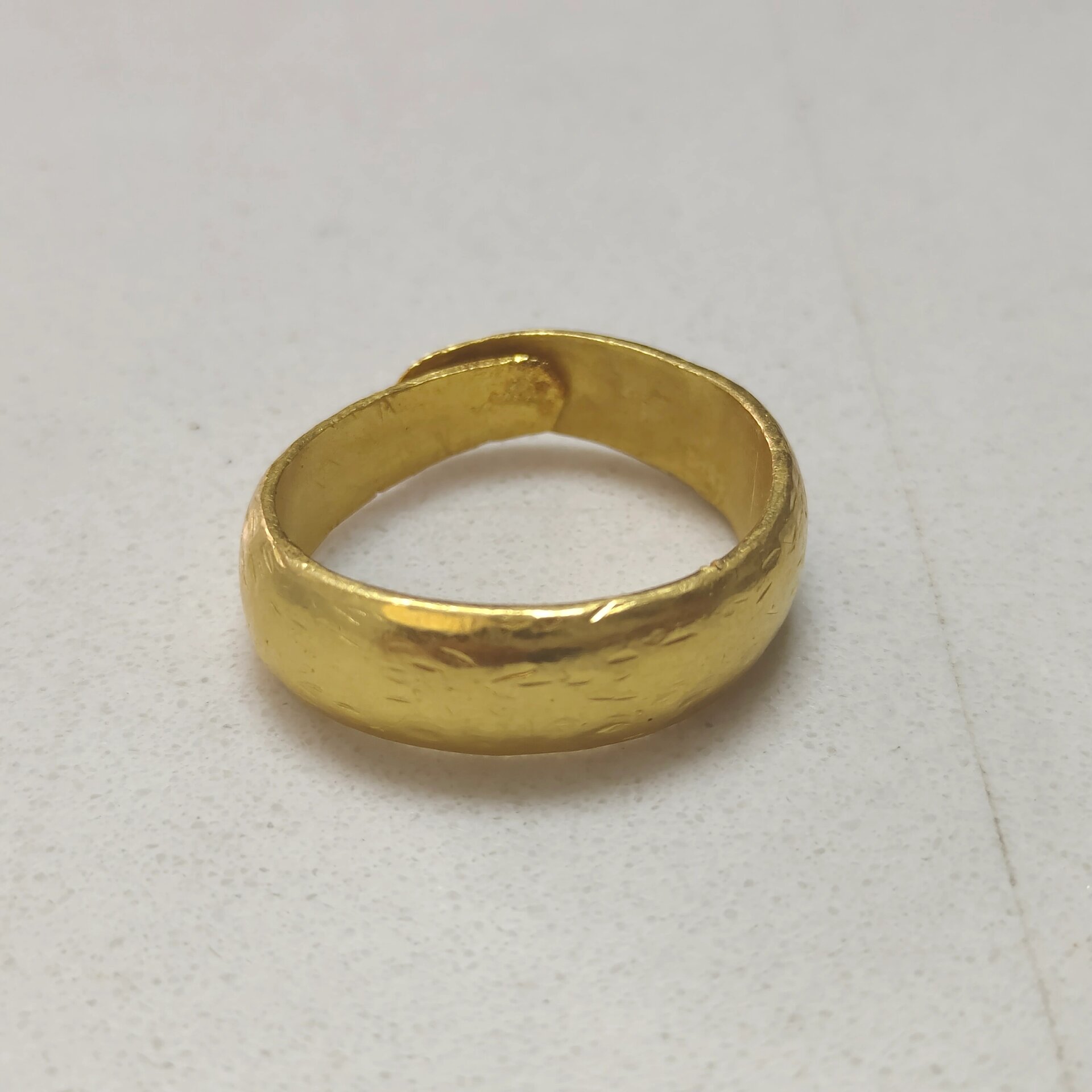 分享一个今天收到的民国时期老金戒指