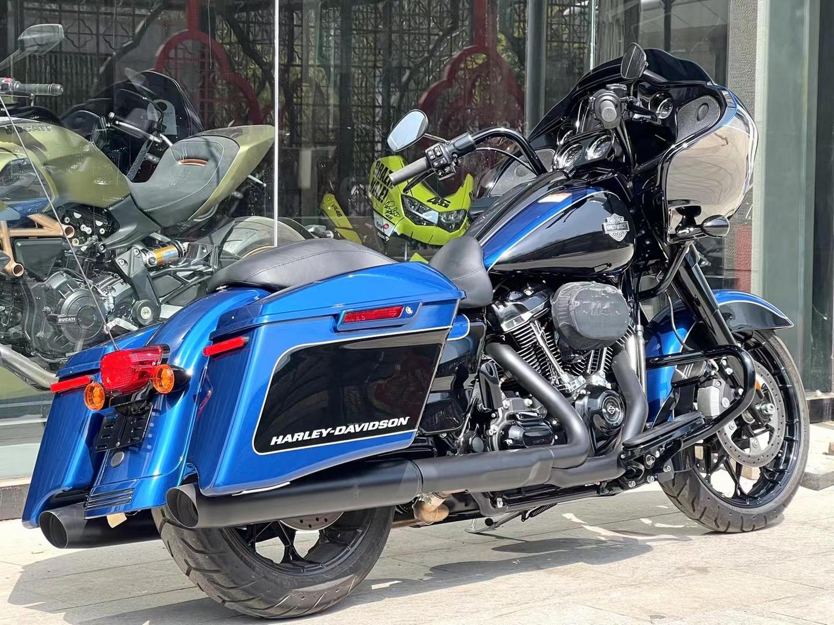 24年3月 哈雷双灯公路滑翔 原漆 一手 60km 新车状态;加装护杠 全国联