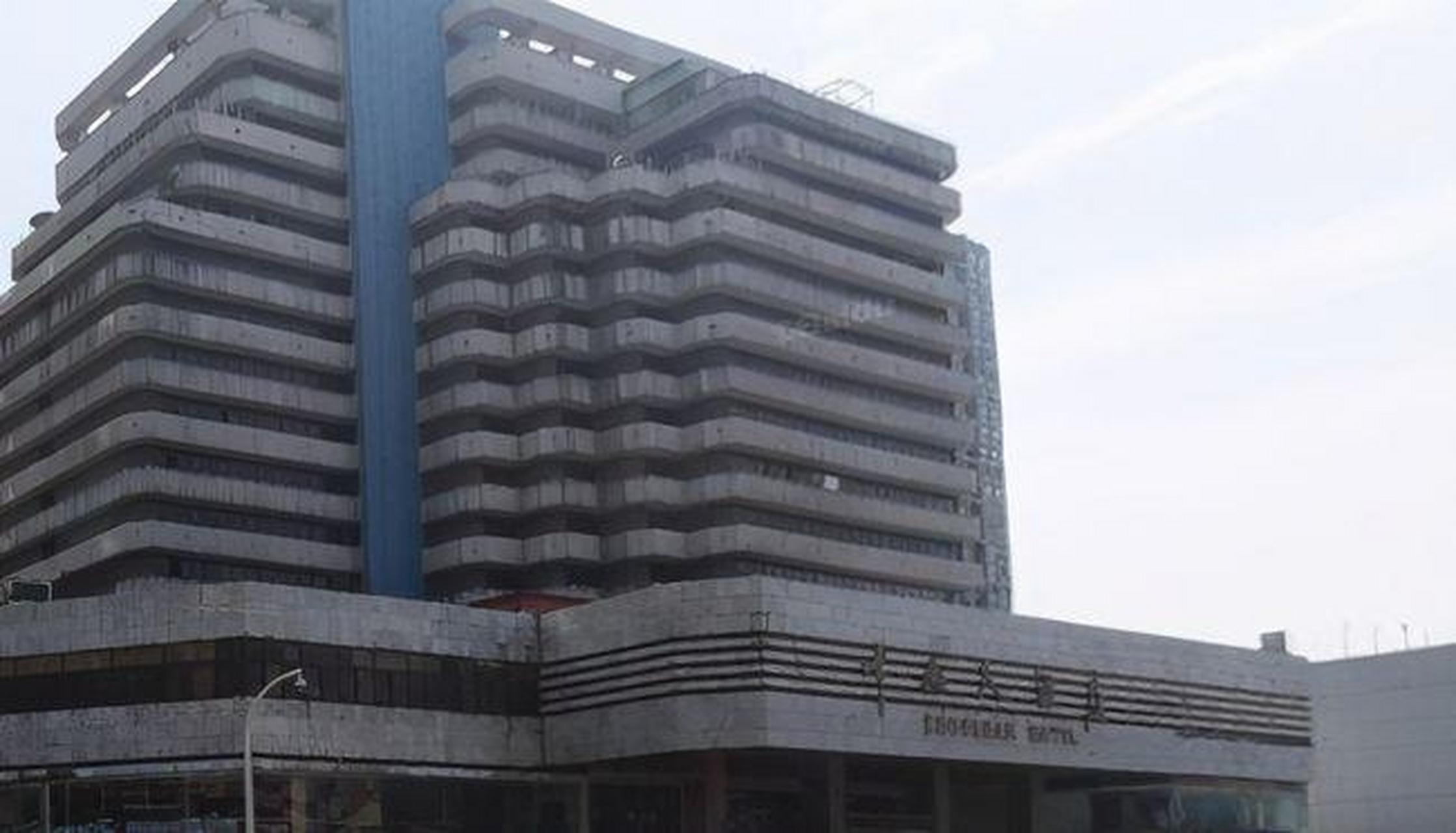 原中南大酒店位于武汉市武昌区武珞路449号,中南路与武珞路交叉口