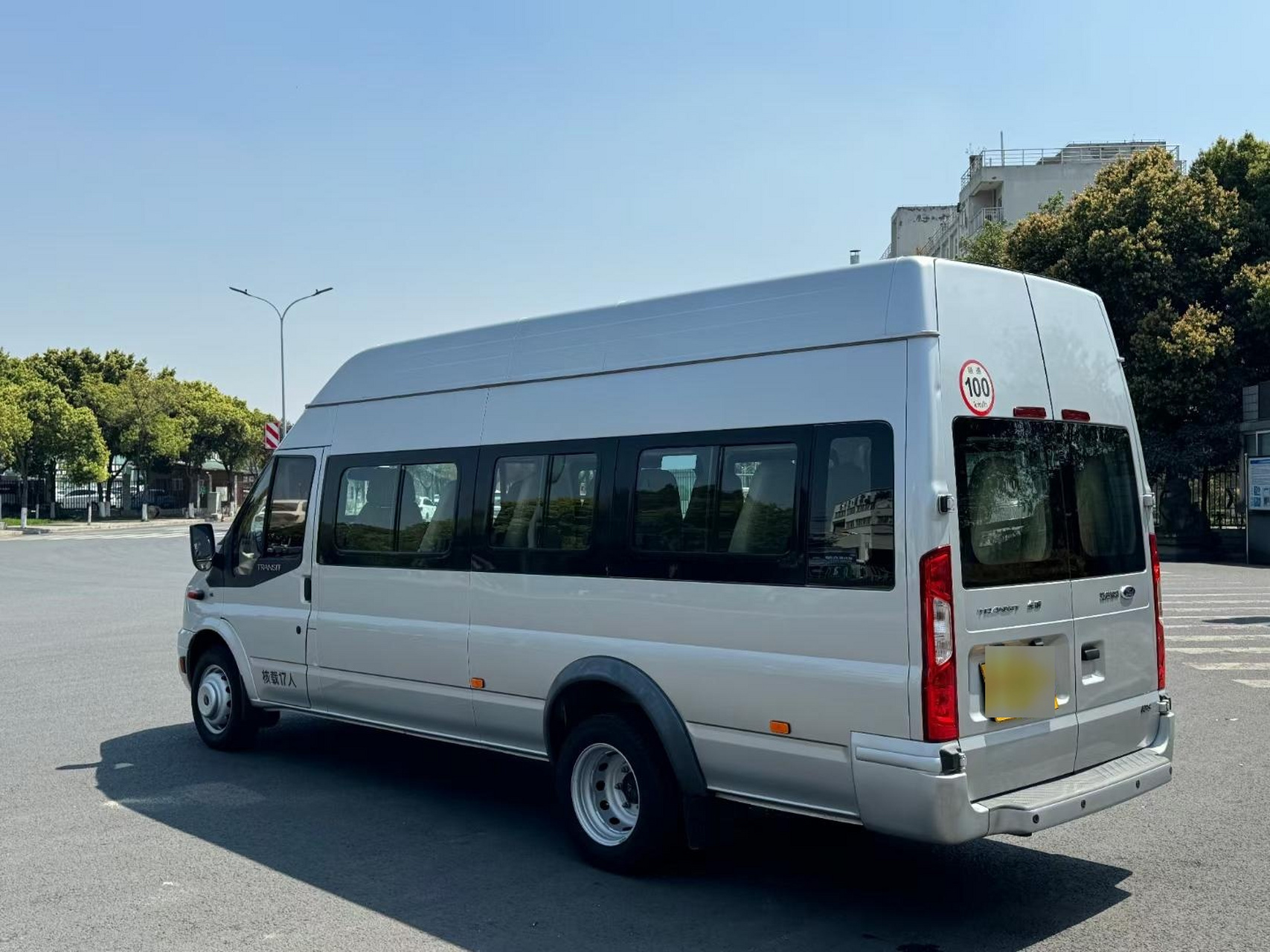 福特新世代全顺,大型普通客车,高顶17座,非营运,国五排放