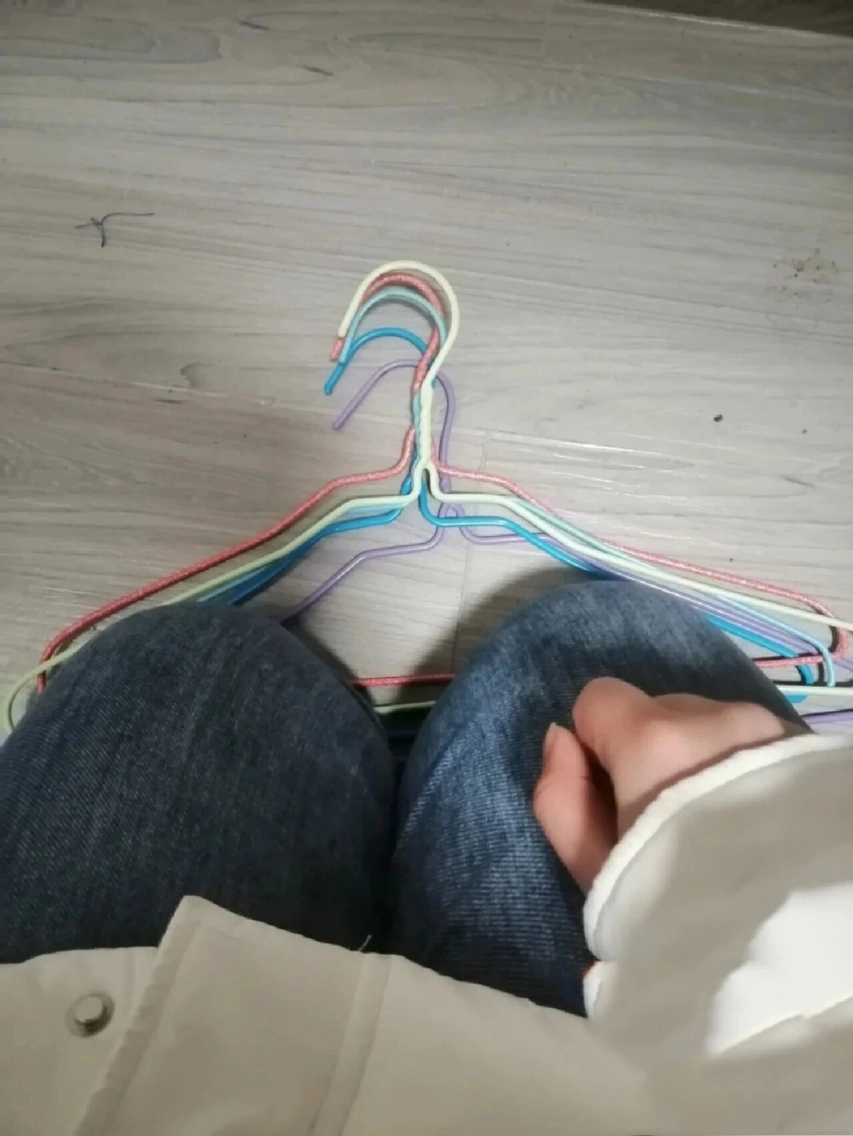 跪衣架 上一次发的这张图,不知道怎么回事,消失了,然后又有人艾特我