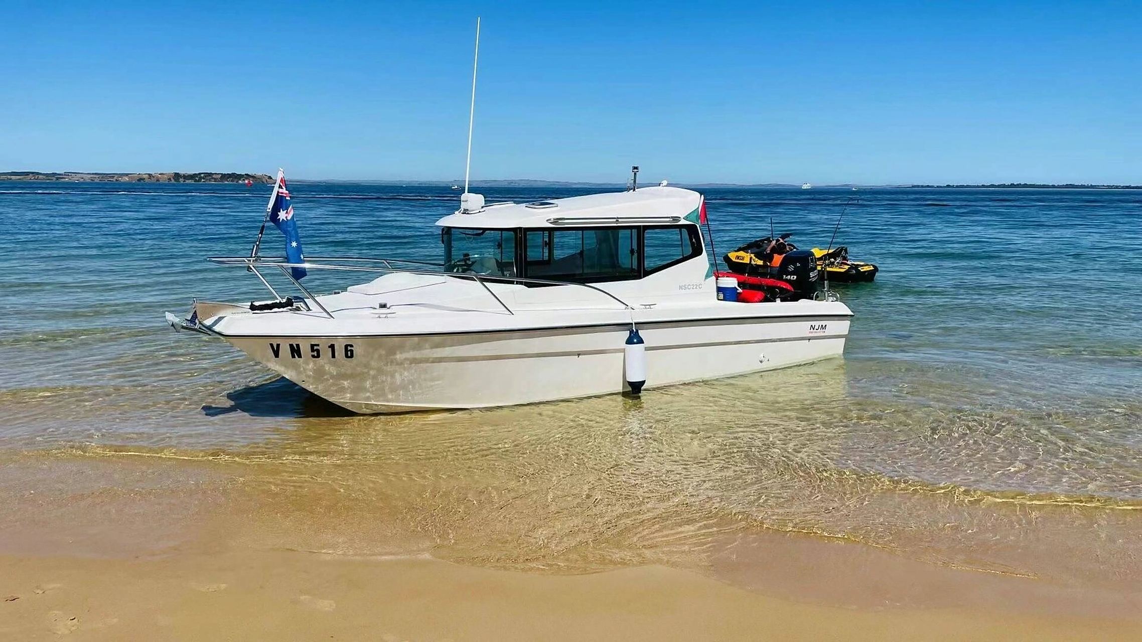 njm双体休闲钓鱼艇现船销售 日本全进口原装6.